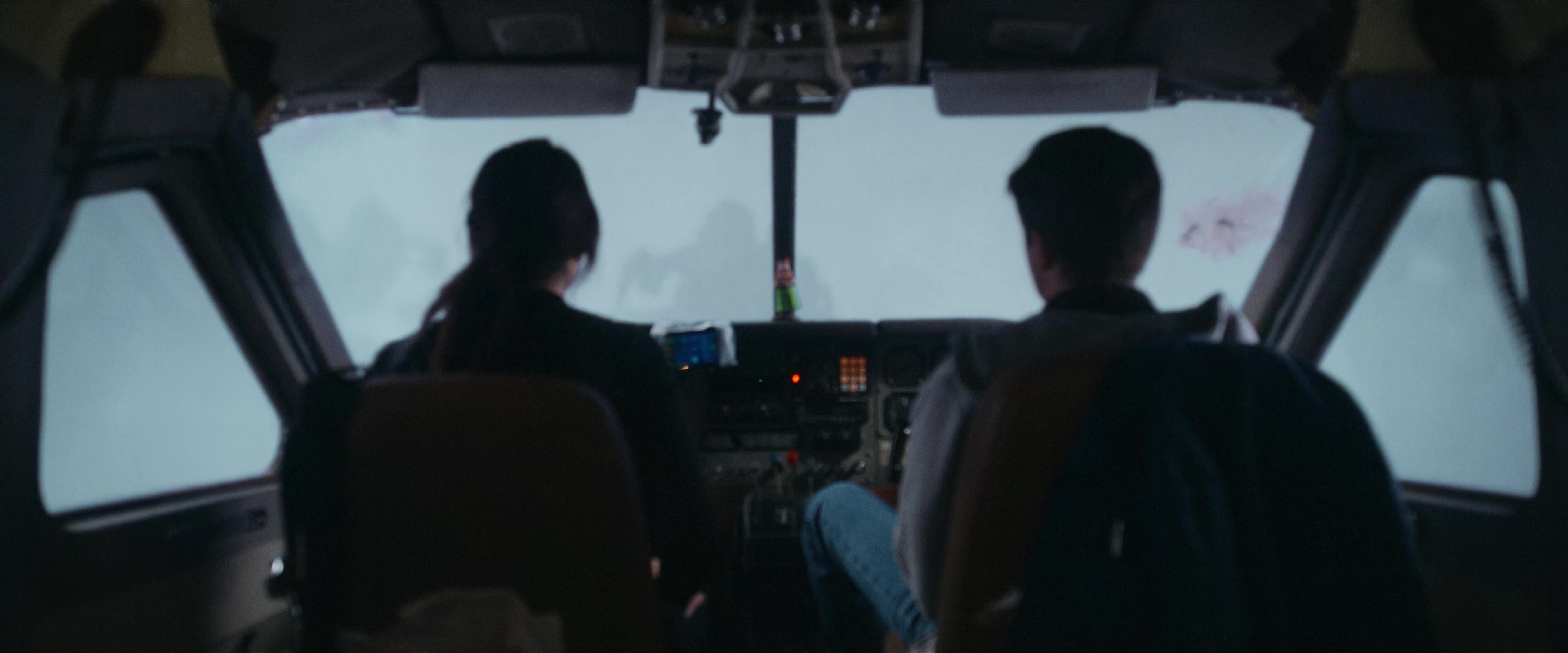 Flight Risk (2025) [4K] HD screenshot 6215