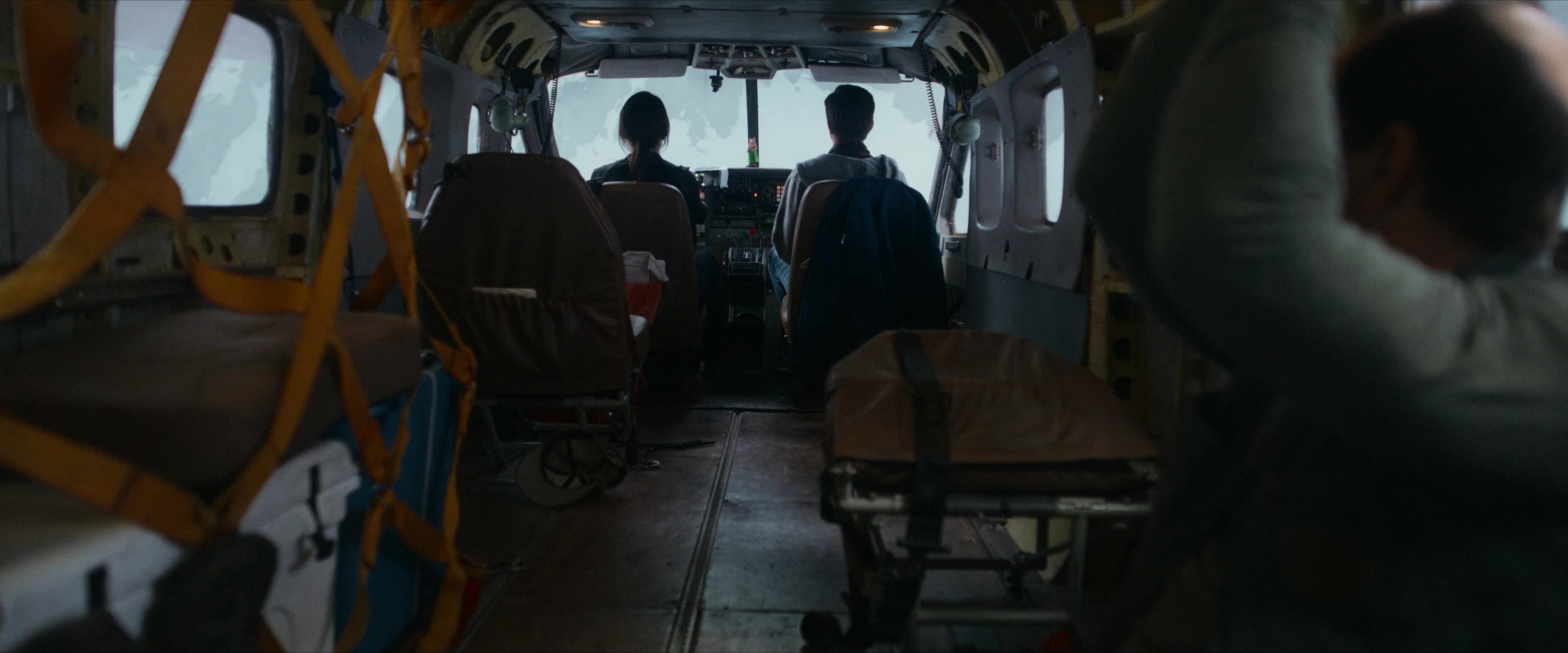 Flight Risk (2025) [4K] screencap 6234