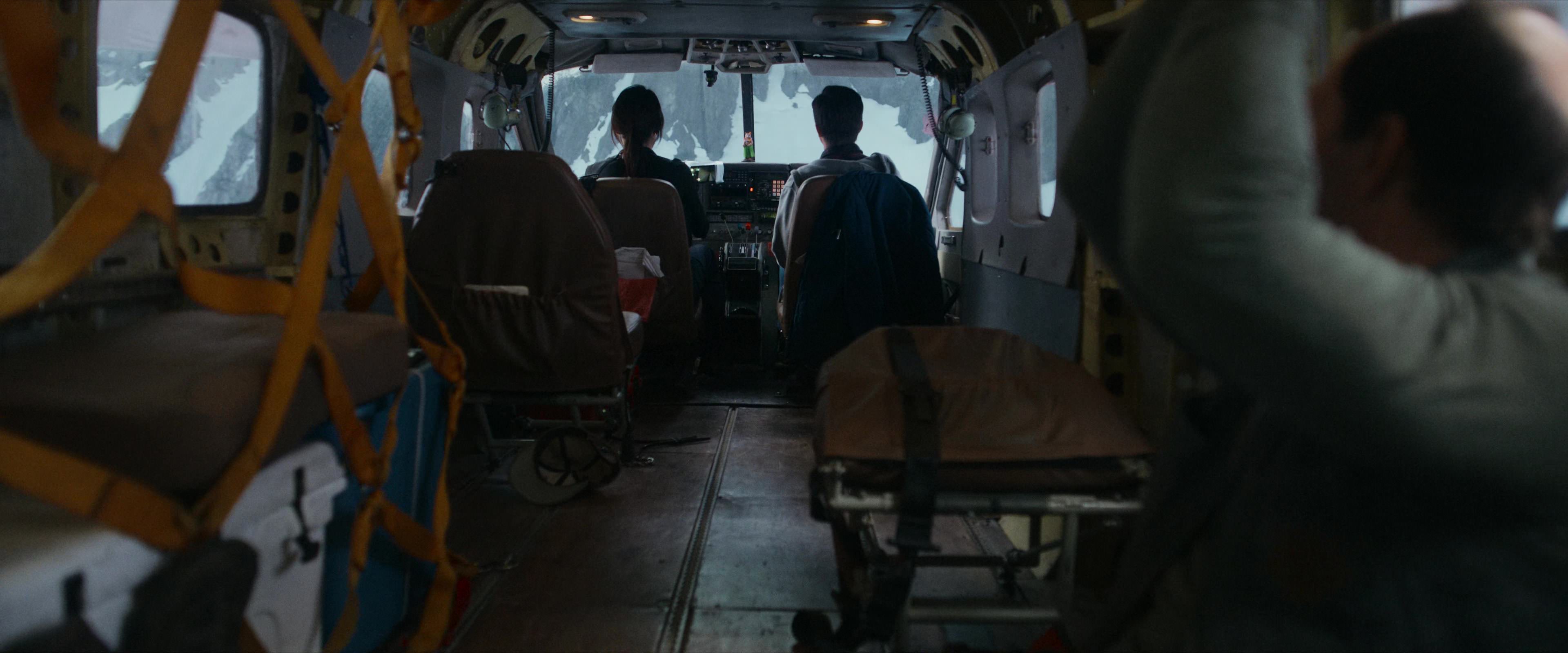 Flight Risk (2025) [4K] screencap 6237
