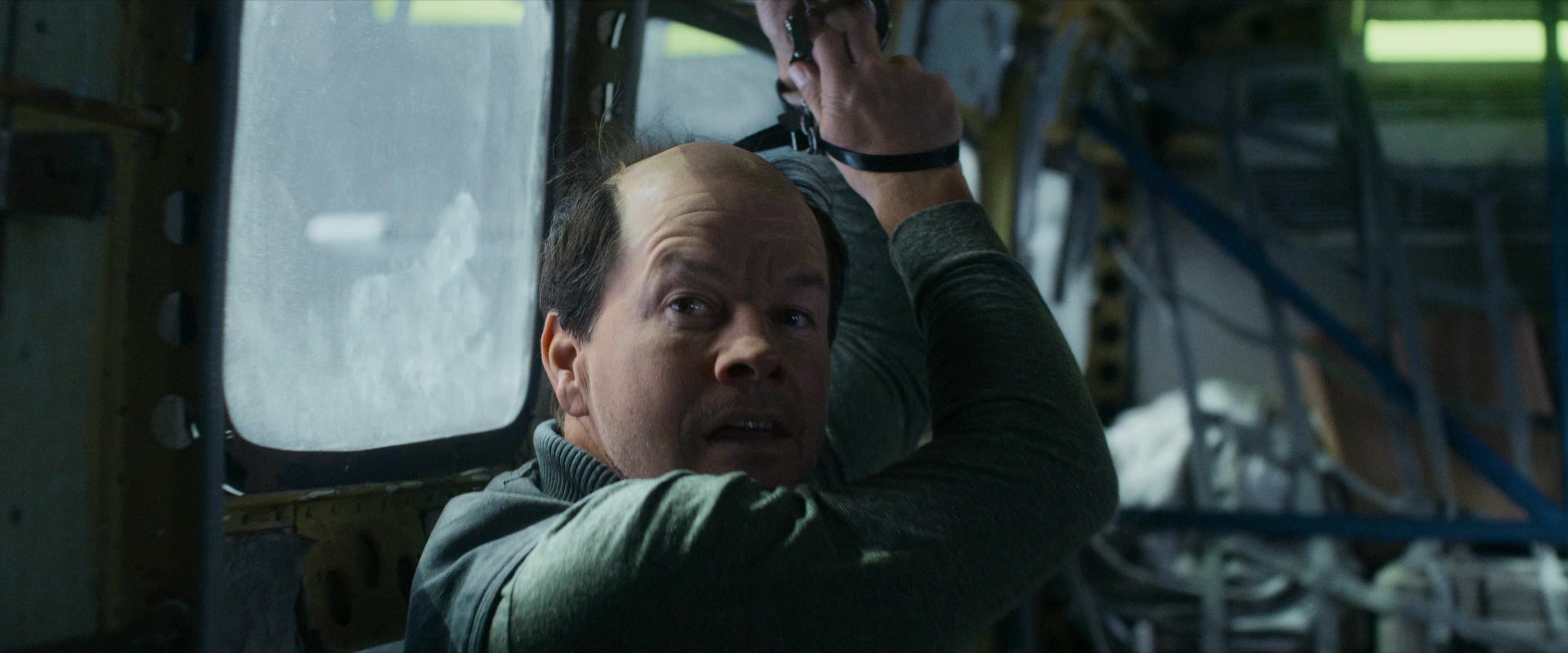 Flight Risk (2025) [4K] screencap 6276