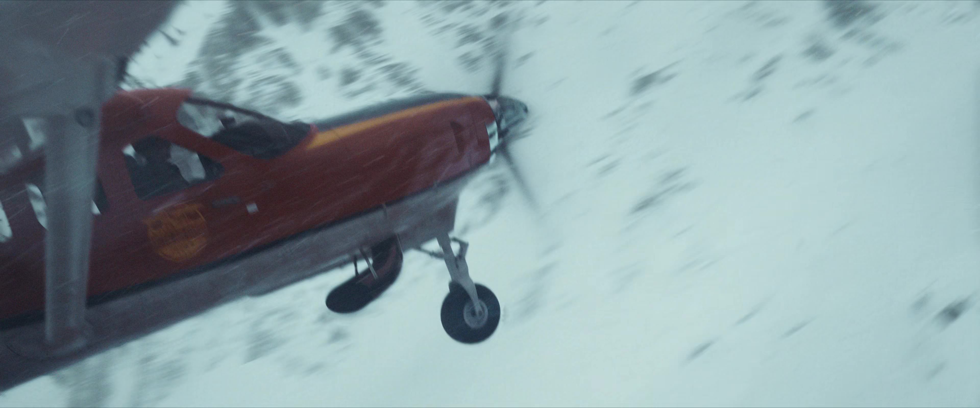Flight Risk (2025) [4K] screencap 6303