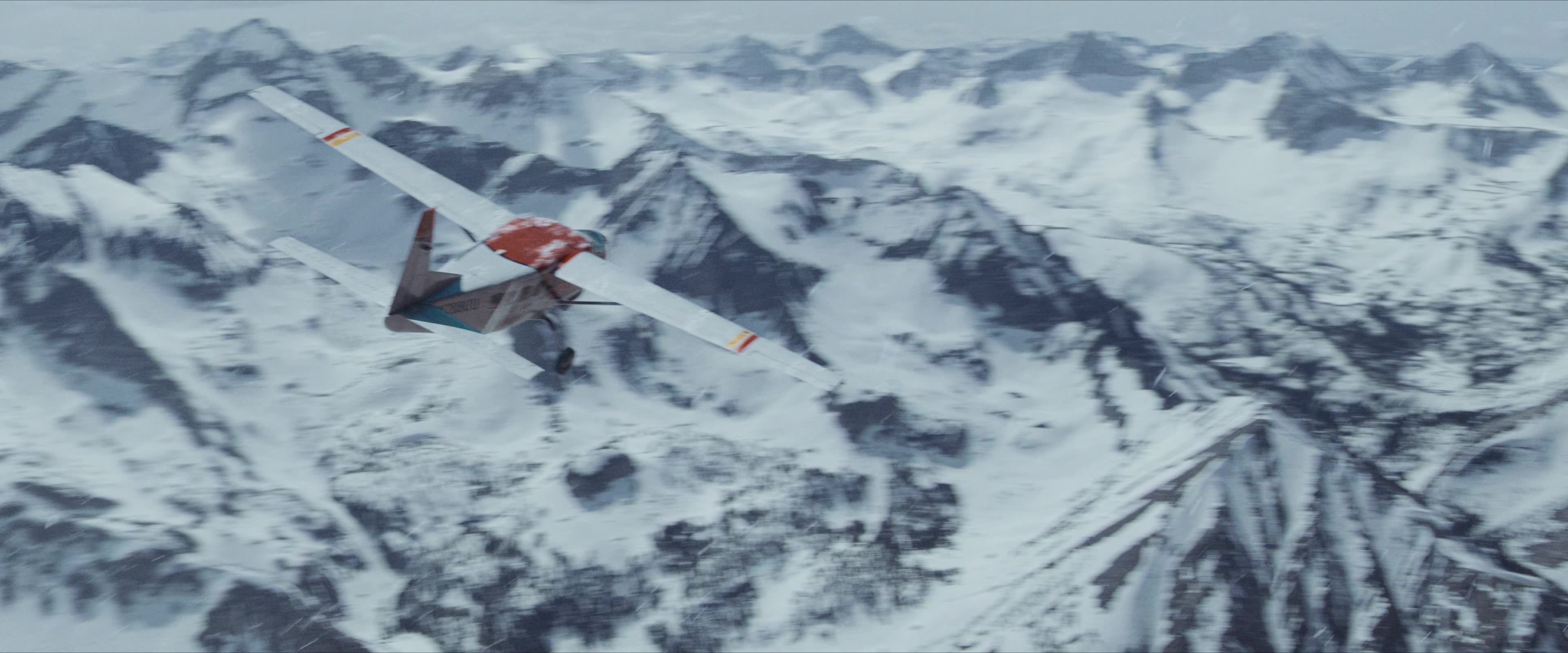 Flight Risk (2025) [4K] screencap 6348