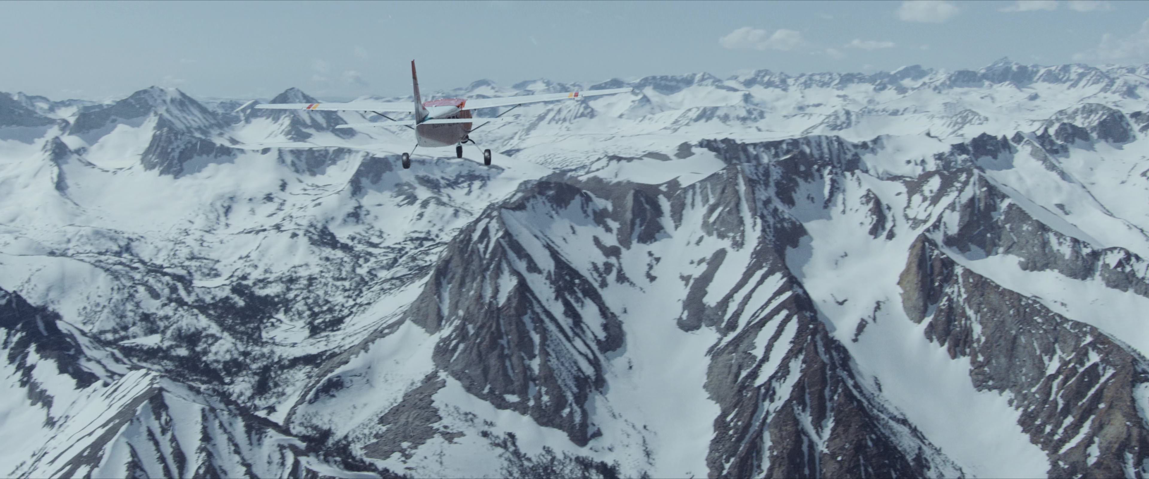 Flight Risk (2025) [4K] screencap 6354