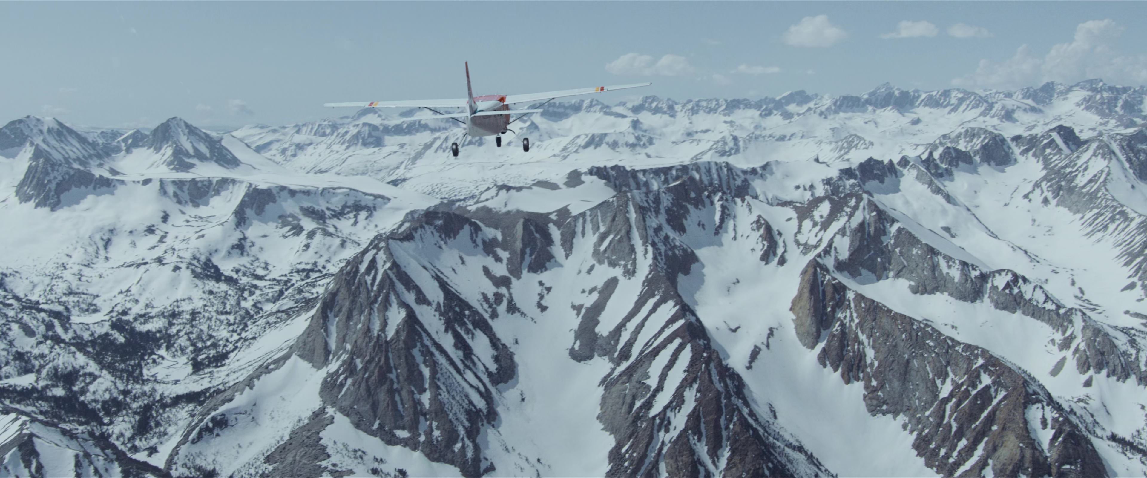 Flight Risk (2025) [4K] screencap 6357