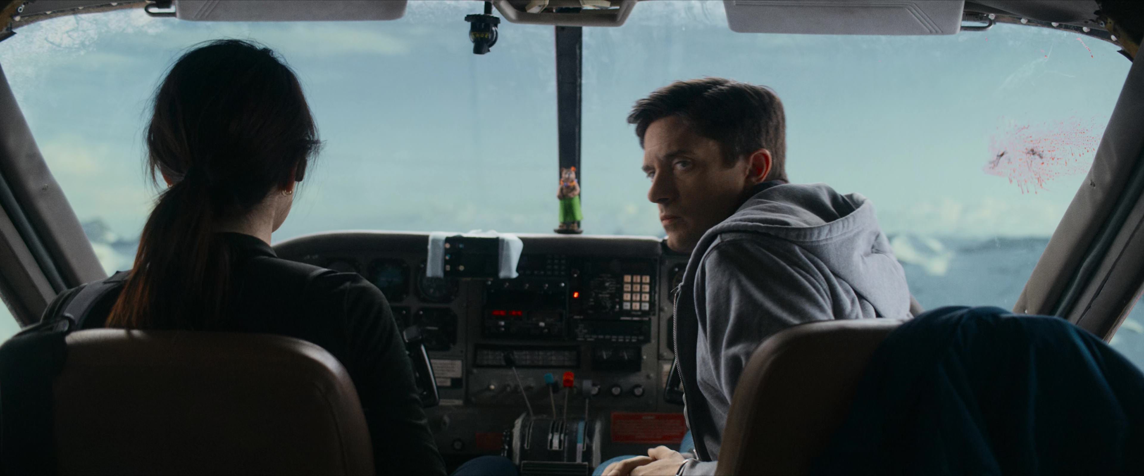 Flight Risk (2025) [4K] HD screenshot 6545