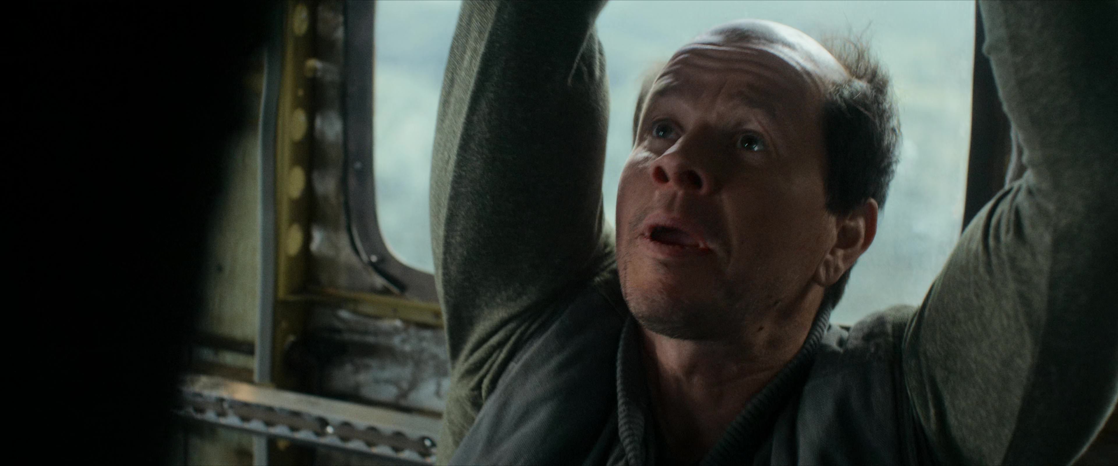 Flight Risk (2025) [4K] screencap 6675