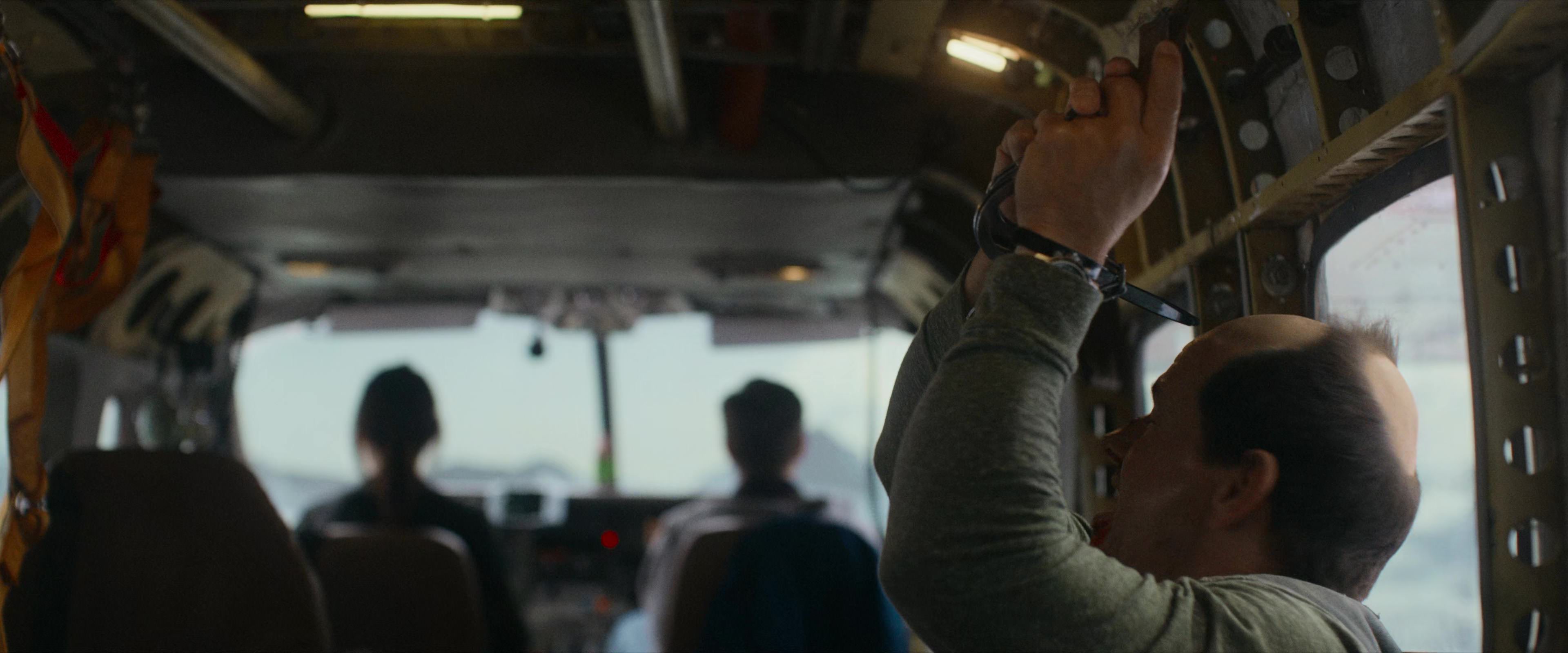 Flight Risk (2025) [4K] screencap 6864