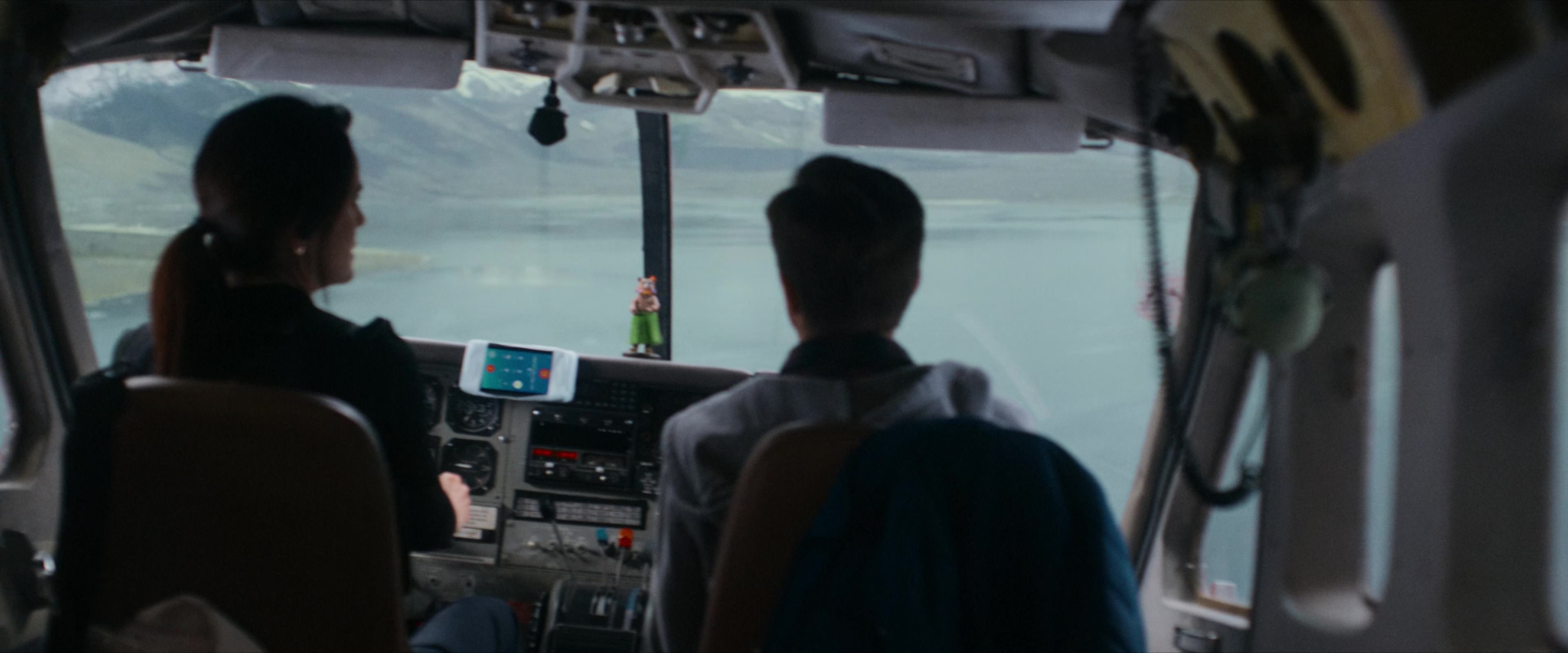 Flight Risk (2025) [4K] screencap 8076