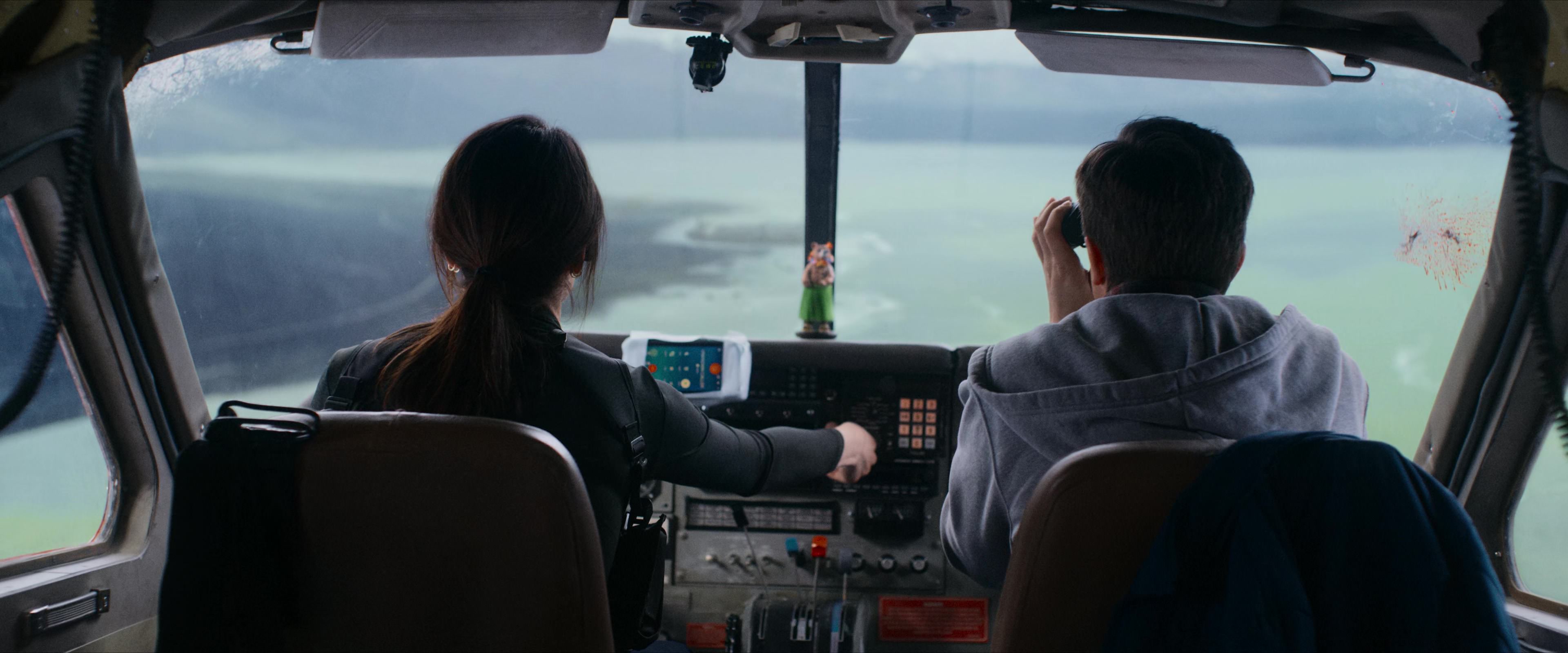 Flight Risk (2025) [4K] HD screenshot 8129