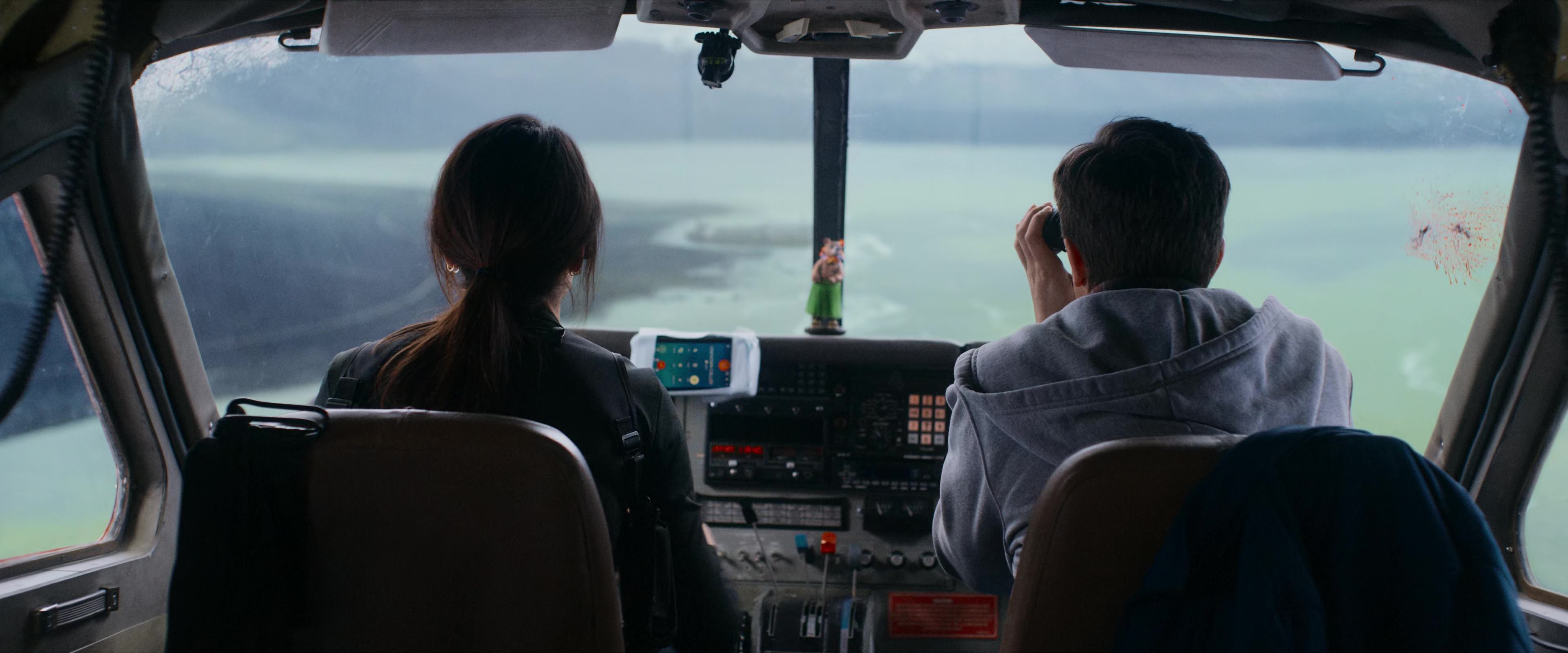 Flight Risk (2025) [4K] screencap 8130