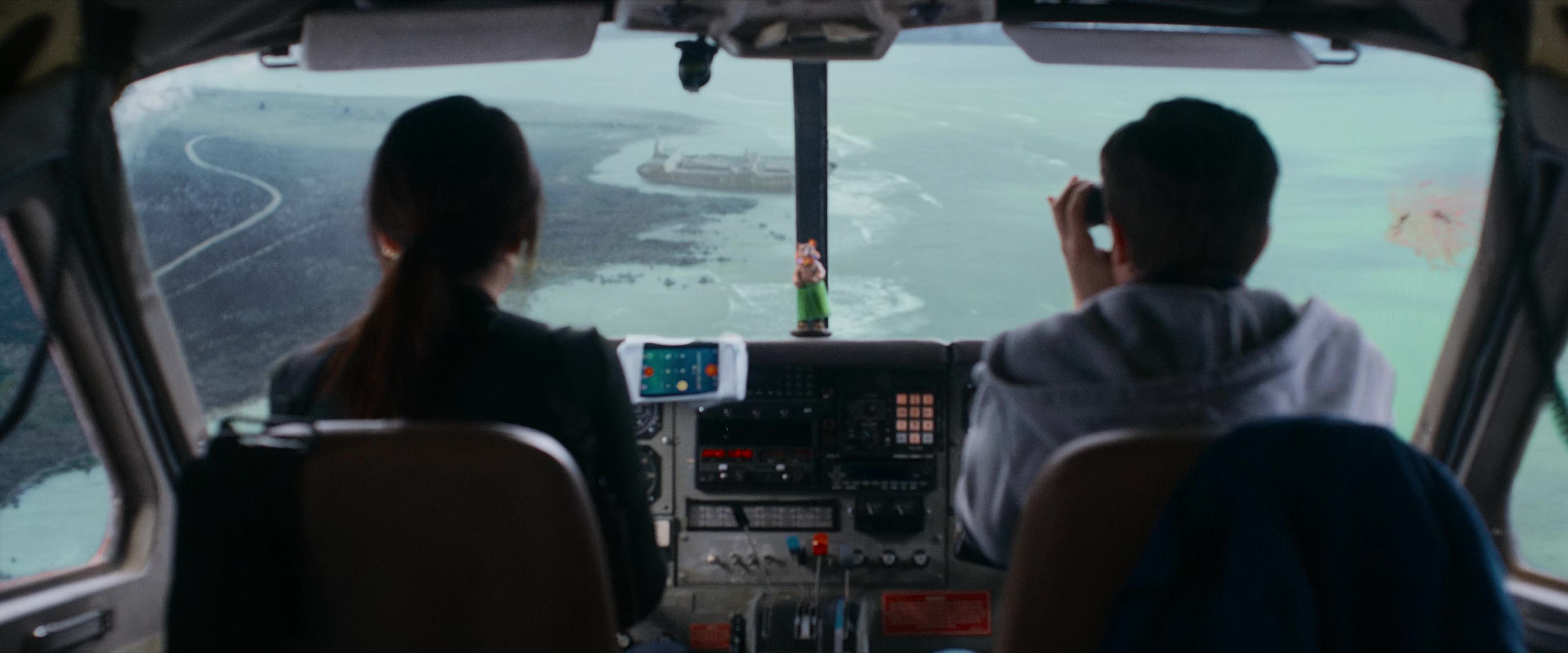 Flight Risk (2025) [4K] screencap 8157