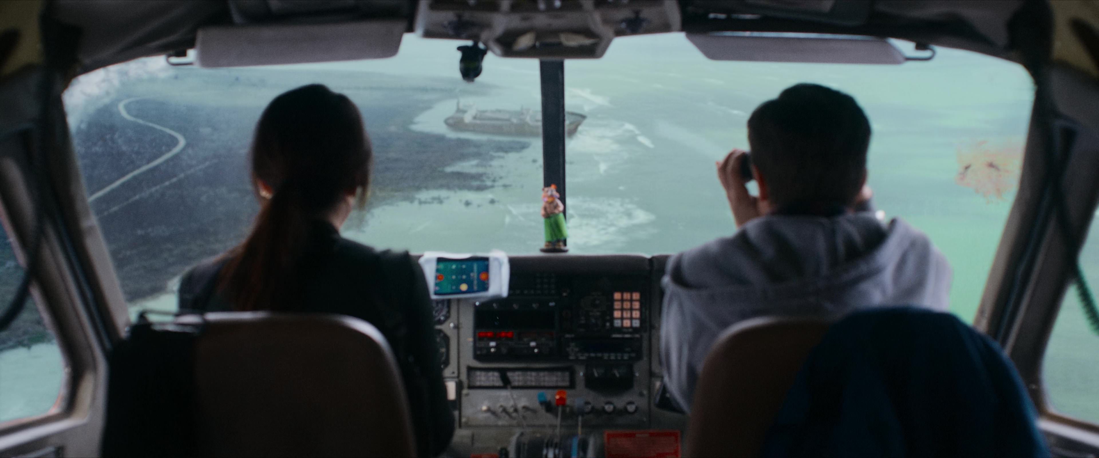 Flight Risk (2025) [4K] screencap 8160