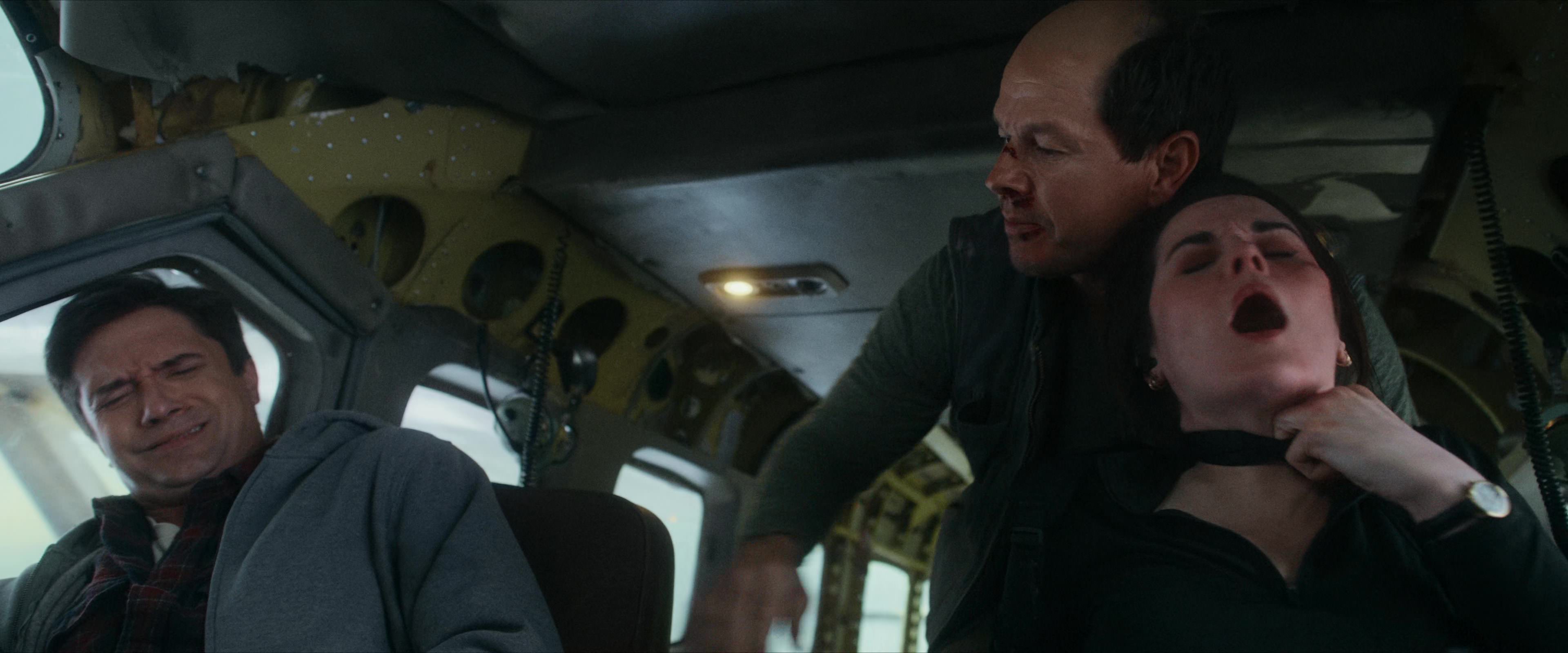 Flight Risk (2025) [4K] screencap 8394
