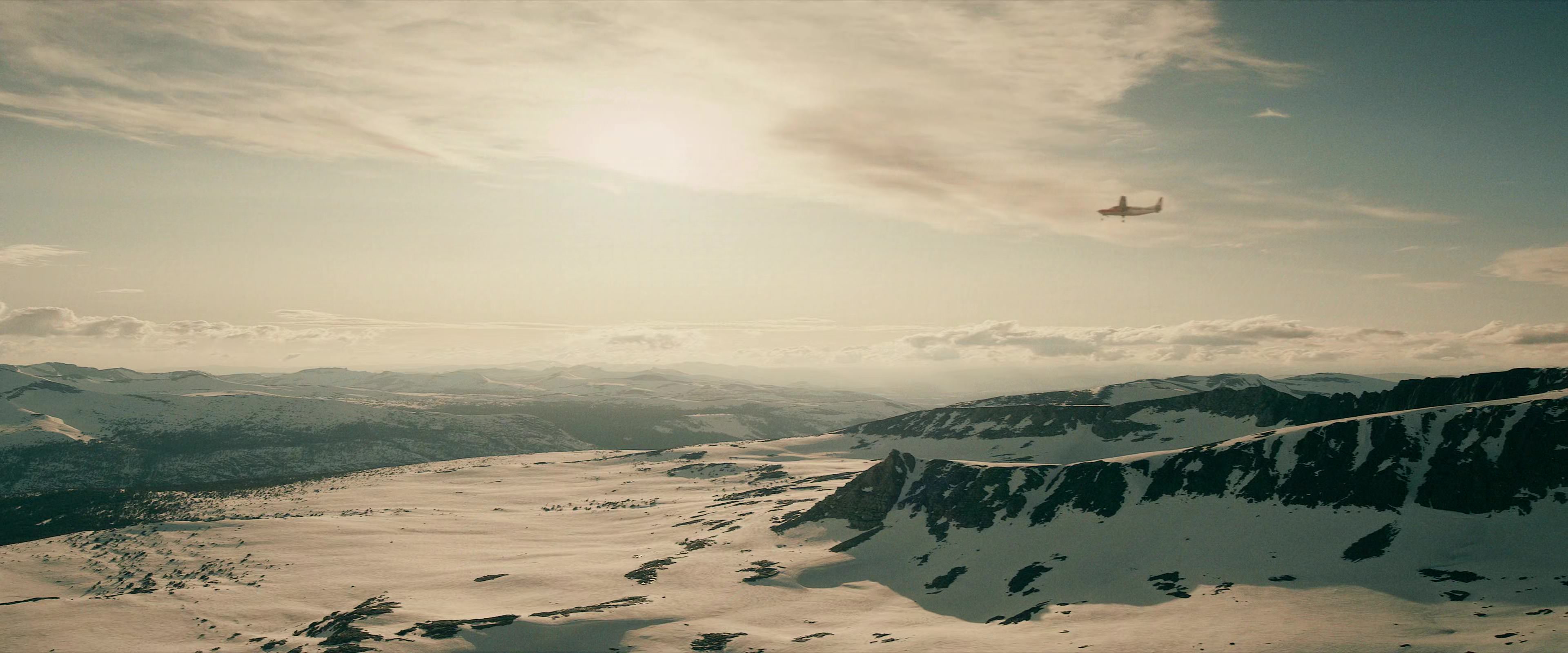 Flight Risk (2025) [4K] screencap 8907