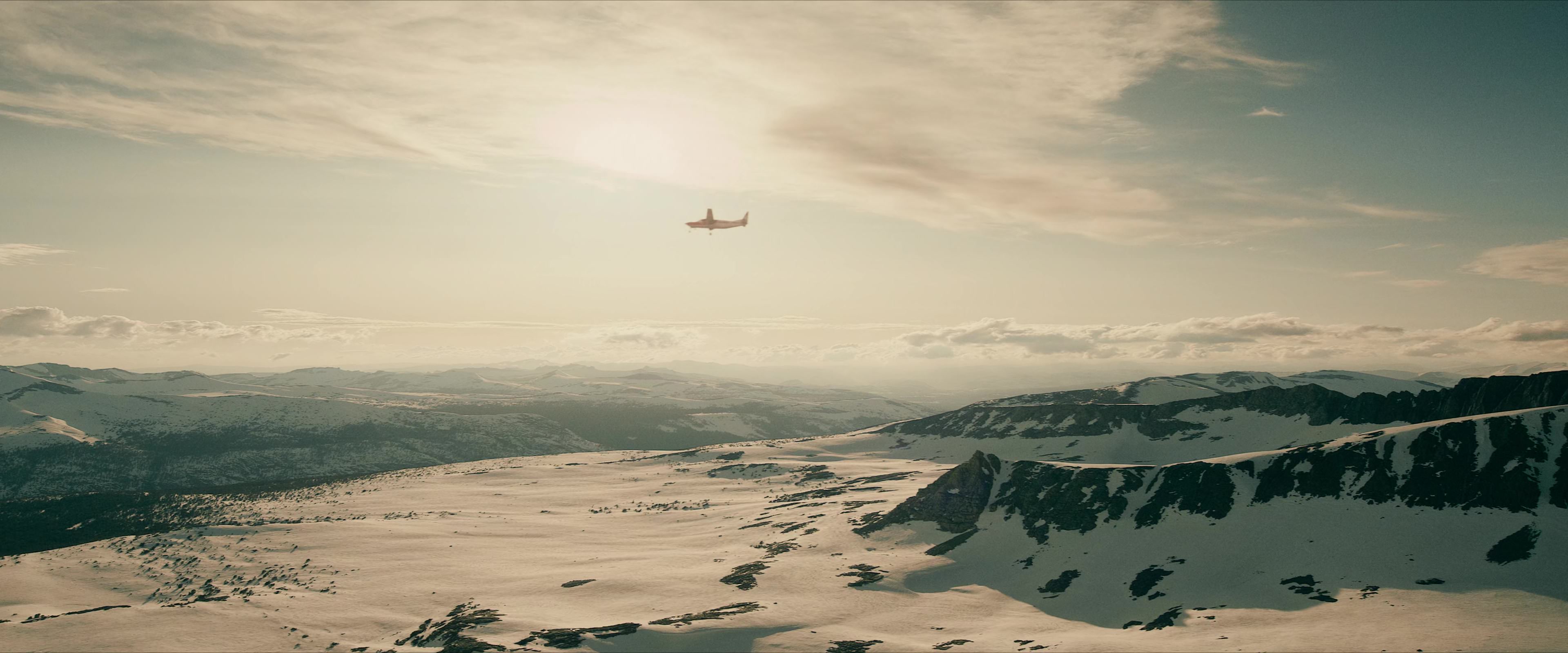Flight Risk (2025) [4K] screencap 8916