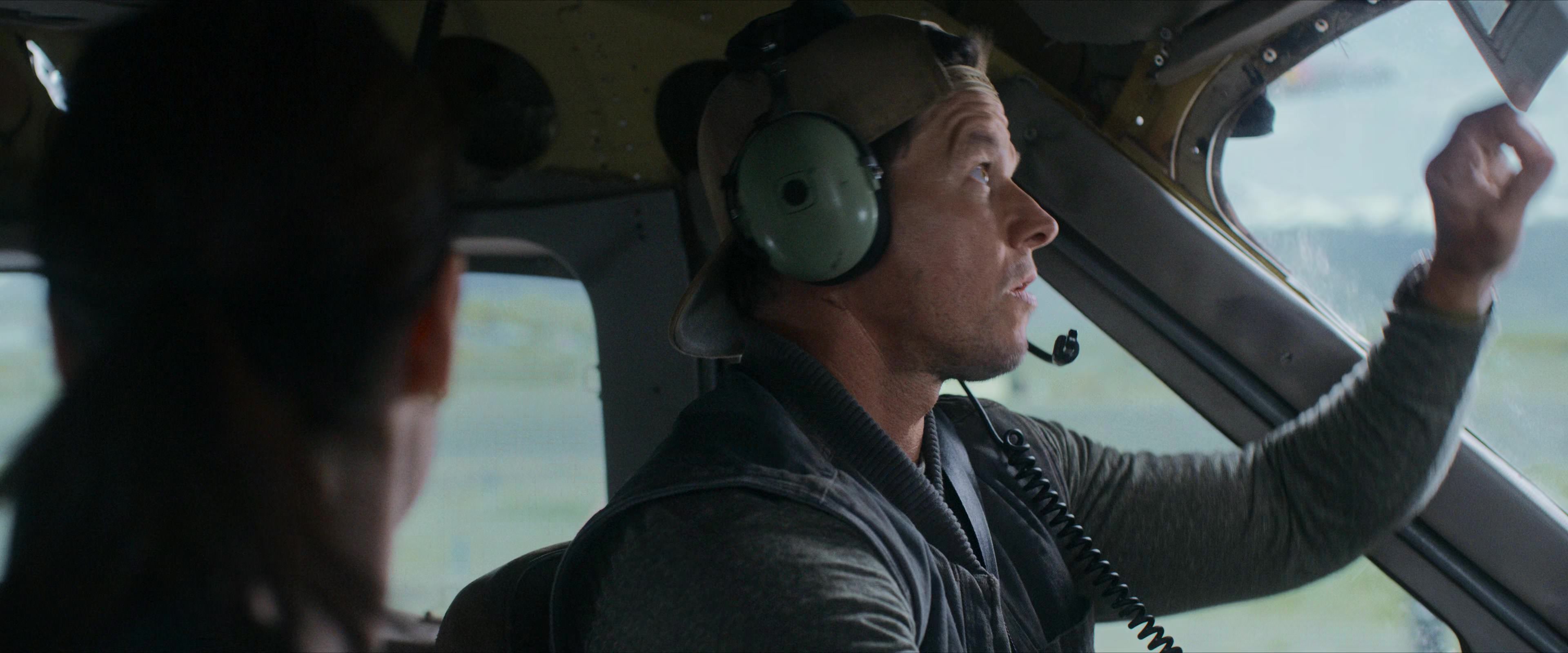 Flight Risk (2025) [4K] HD screenshot 980