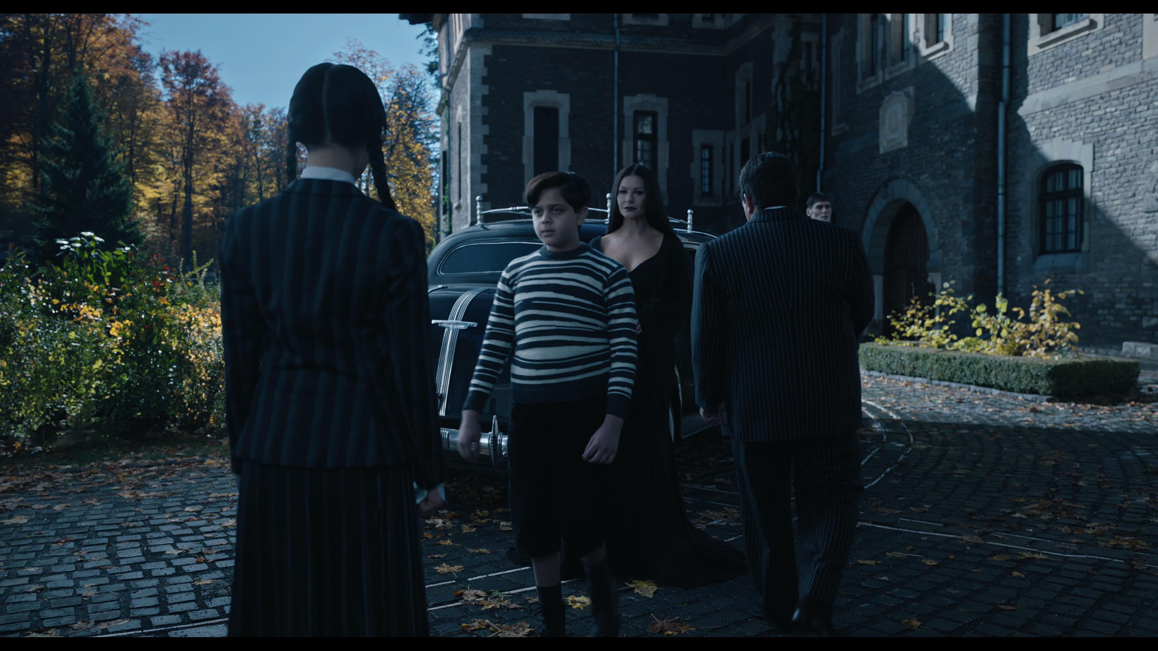 Wednesday S01E01 “Wednesday’s Child Is Full of Woe” screencap 2016