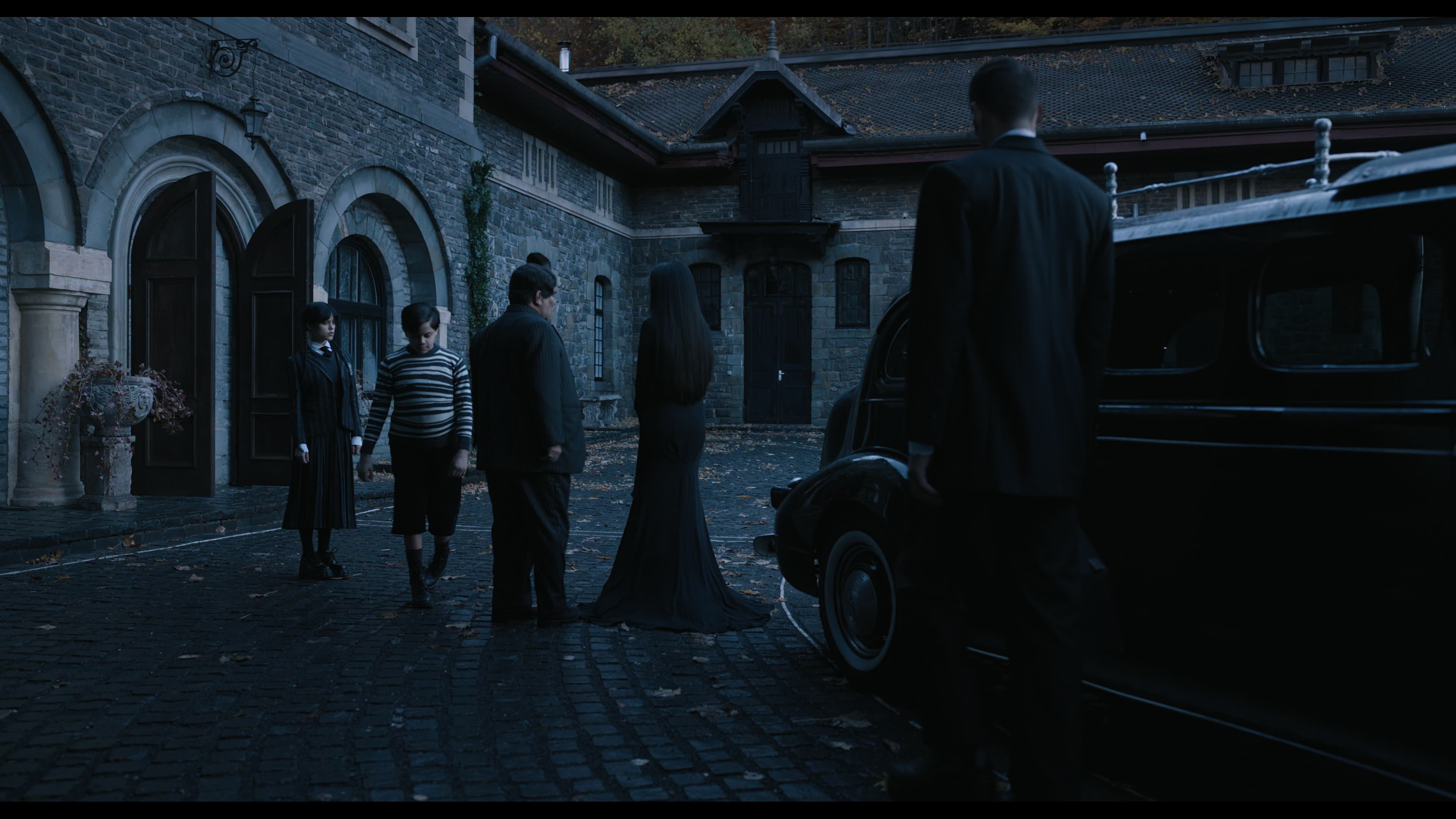 Wednesday S01E01 “Wednesday’s Child Is Full of Woe” HD screenshot 2054
