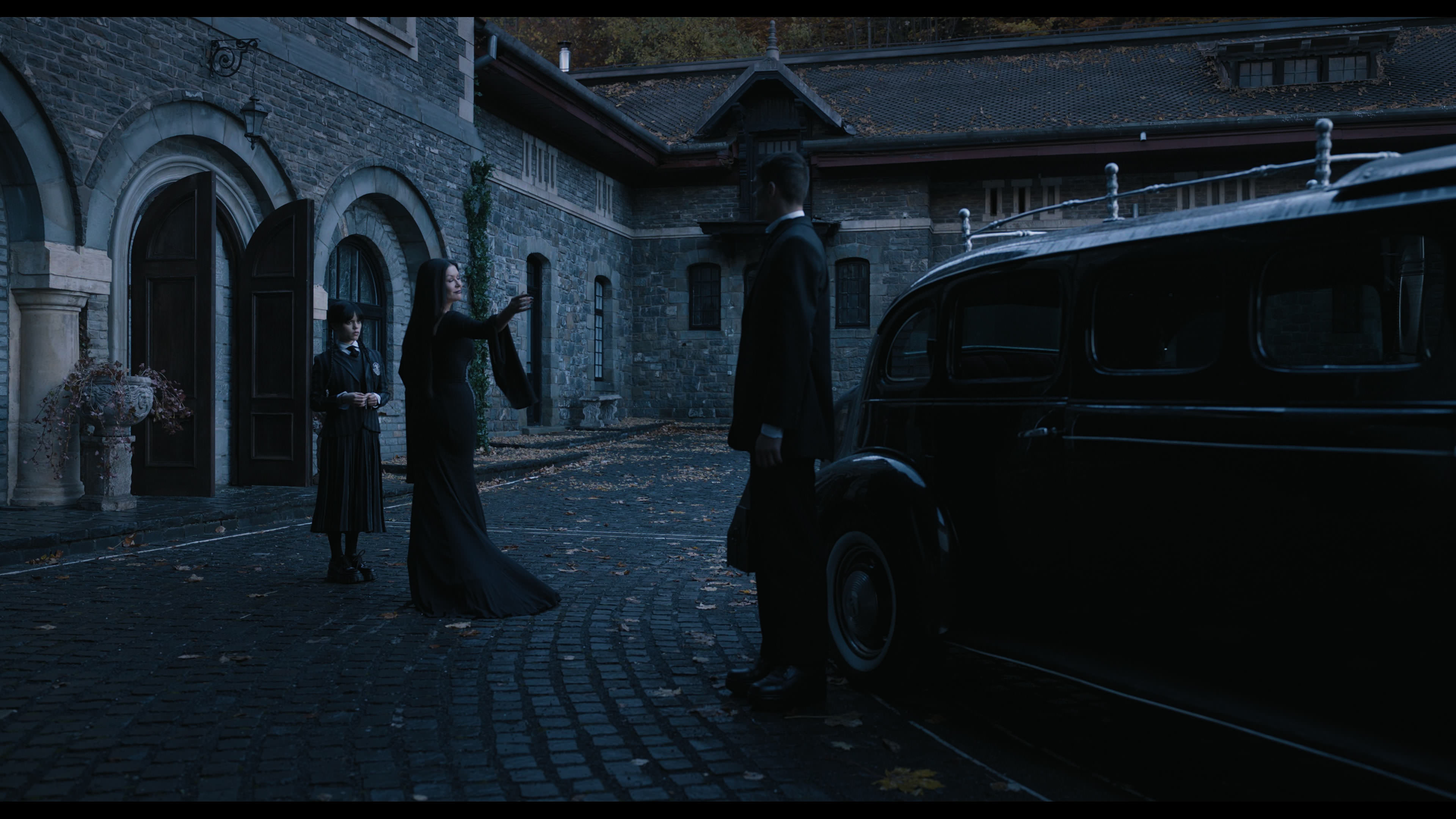 Wednesday S01E01 “Wednesday’s Child Is Full of Woe” HD screenshot 2309