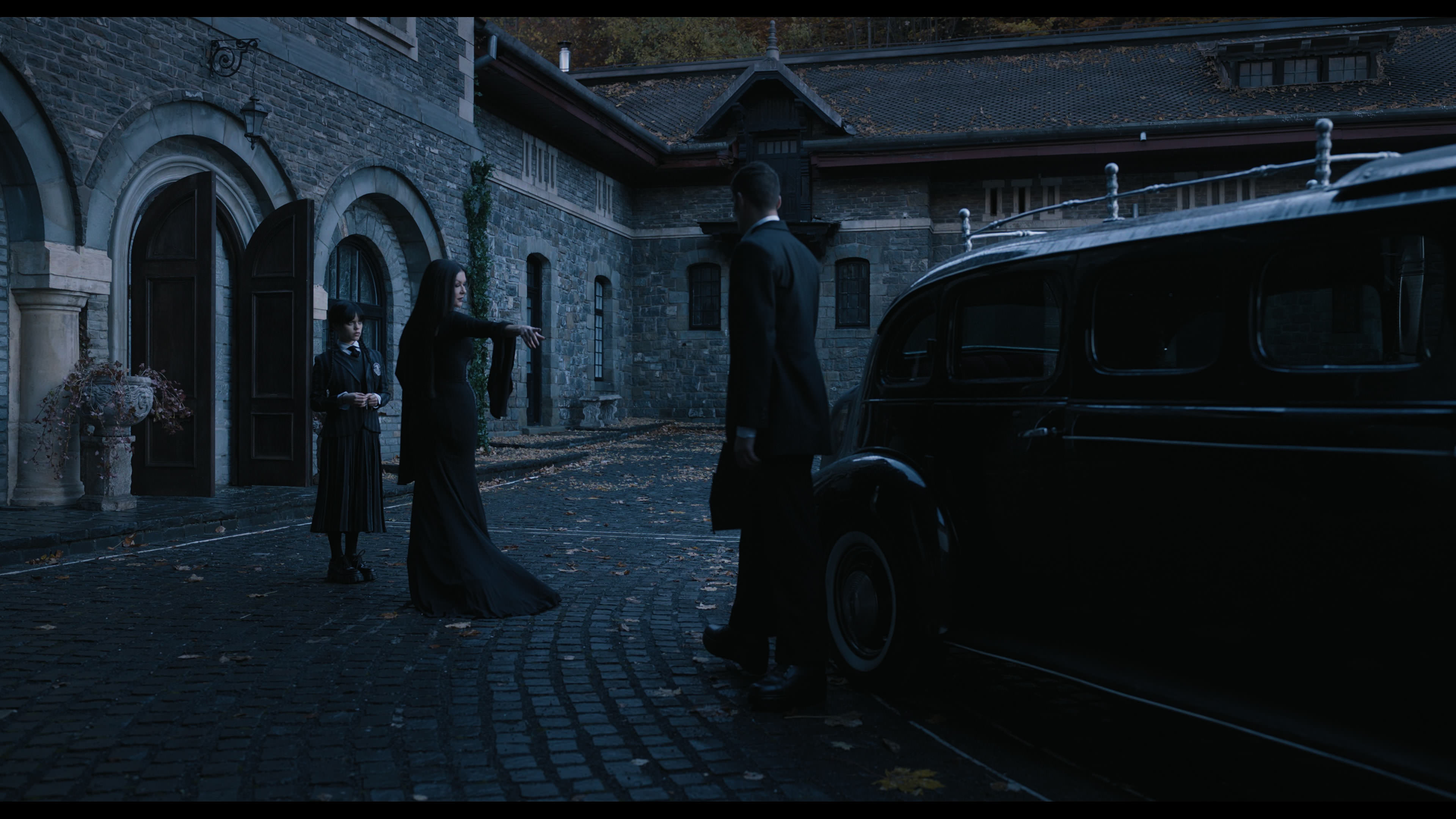 Wednesday S01E01 “Wednesday’s Child Is Full of Woe” screencap 2313