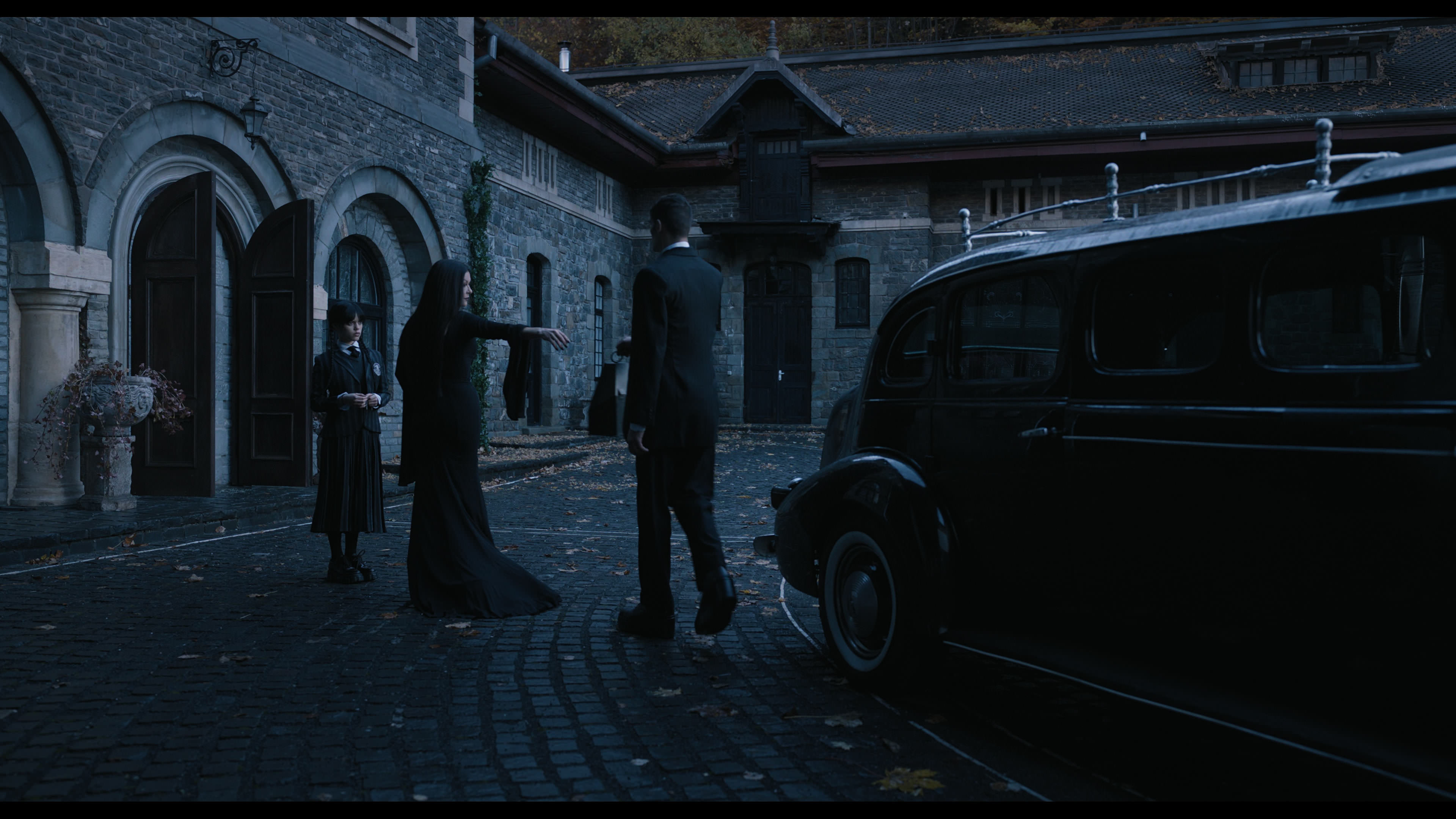 Wednesday S01E01 “Wednesday’s Child Is Full of Woe” screencap 2316