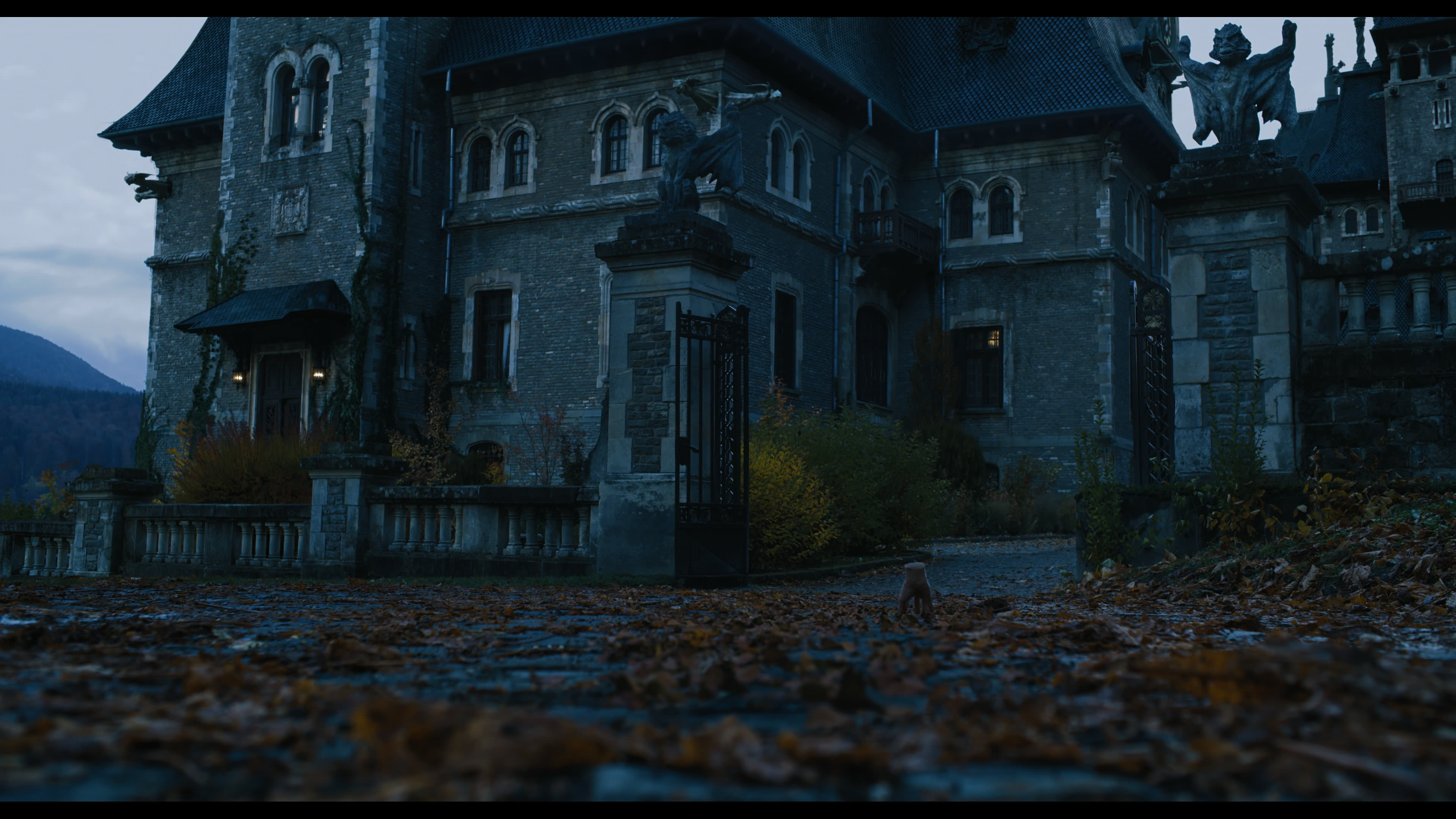 Wednesday S01E01 “Wednesday’s Child Is Full of Woe” movie still 2440