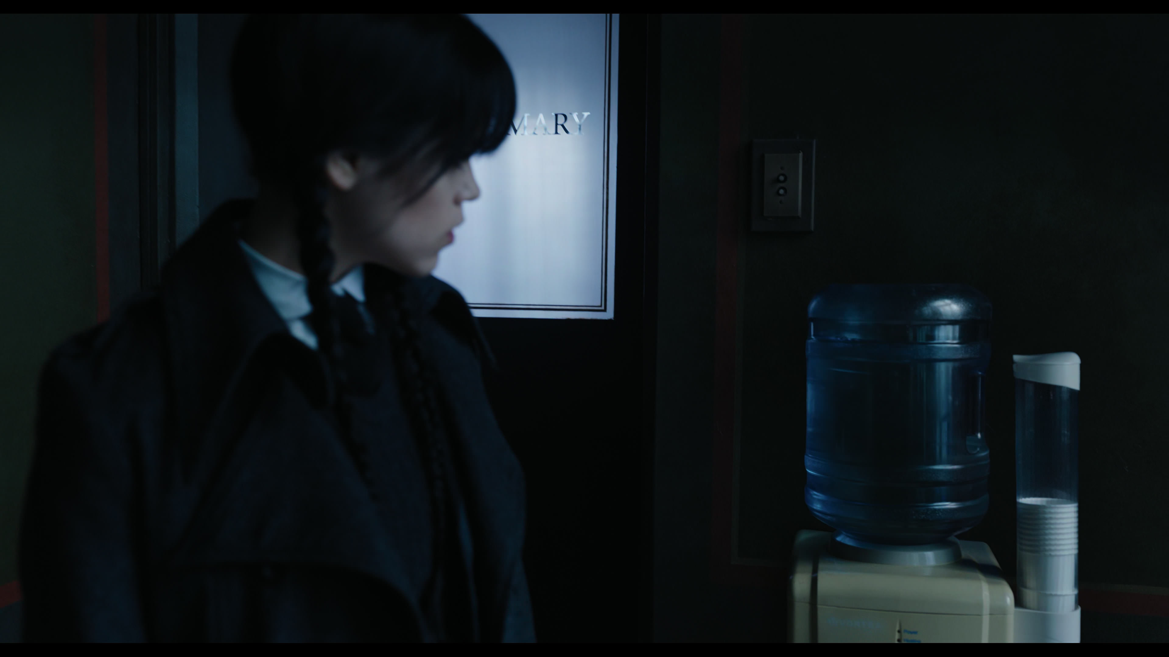 Wednesday S01E01 “Wednesday’s Child Is Full of Woe” screencap 3615
