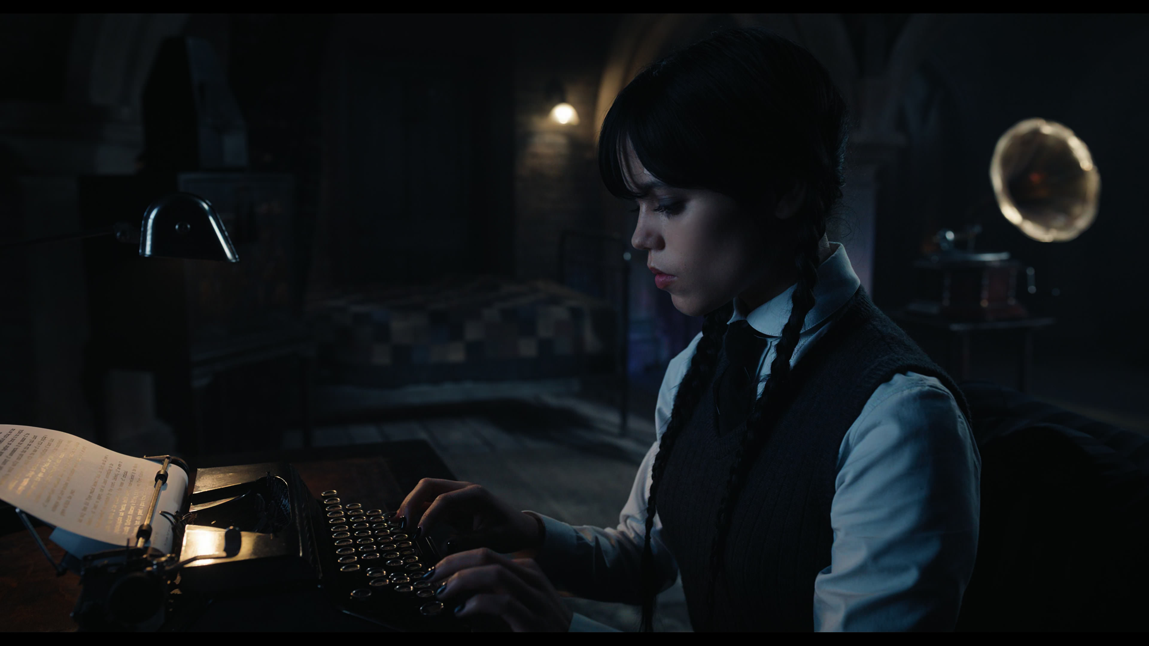 Wednesday S01E01 “Wednesday’s Child Is Full of Woe” screencap 3975