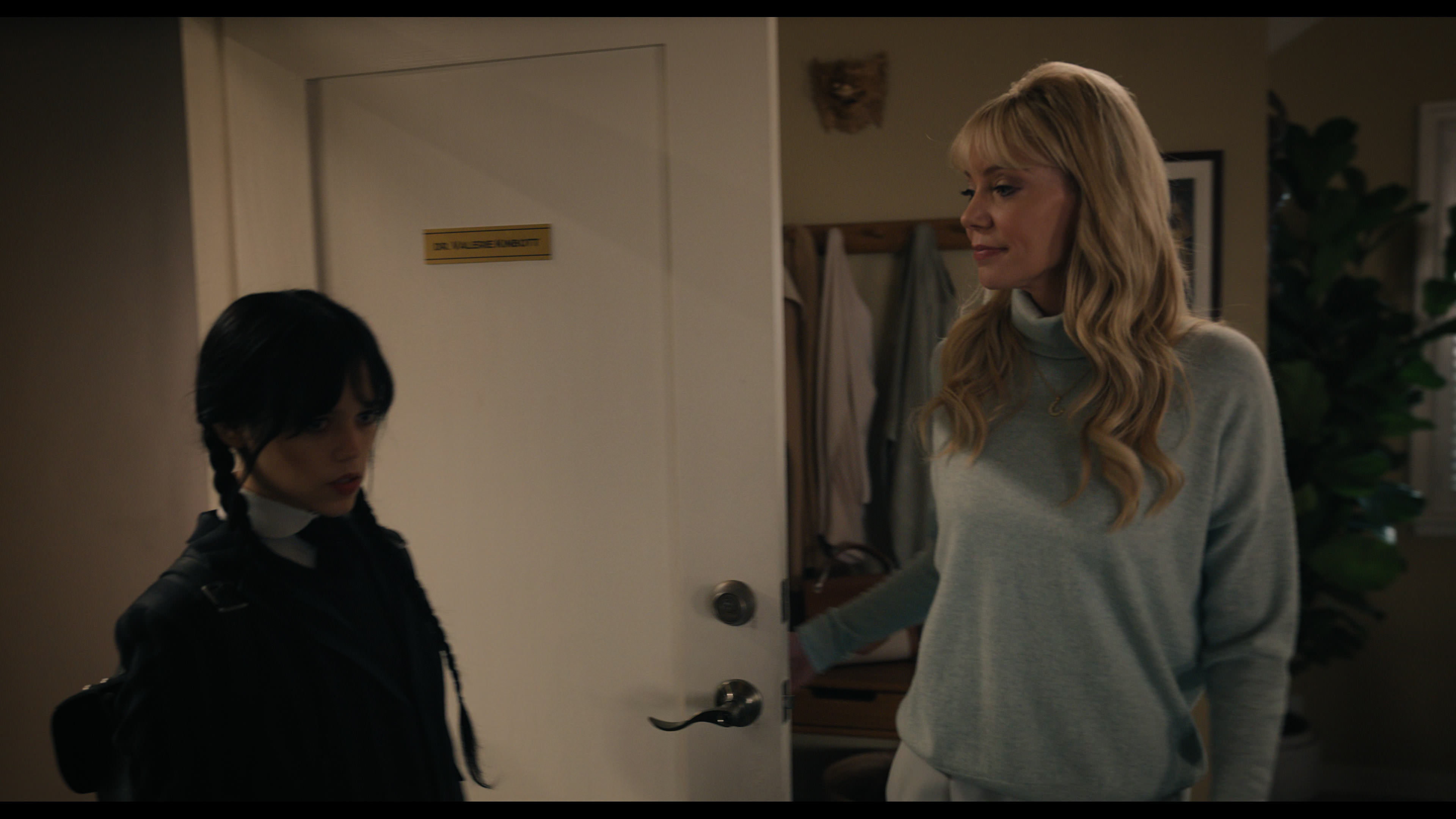 Wednesday S01E01 “Wednesday’s Child Is Full of Woe” HD screenshot 4373