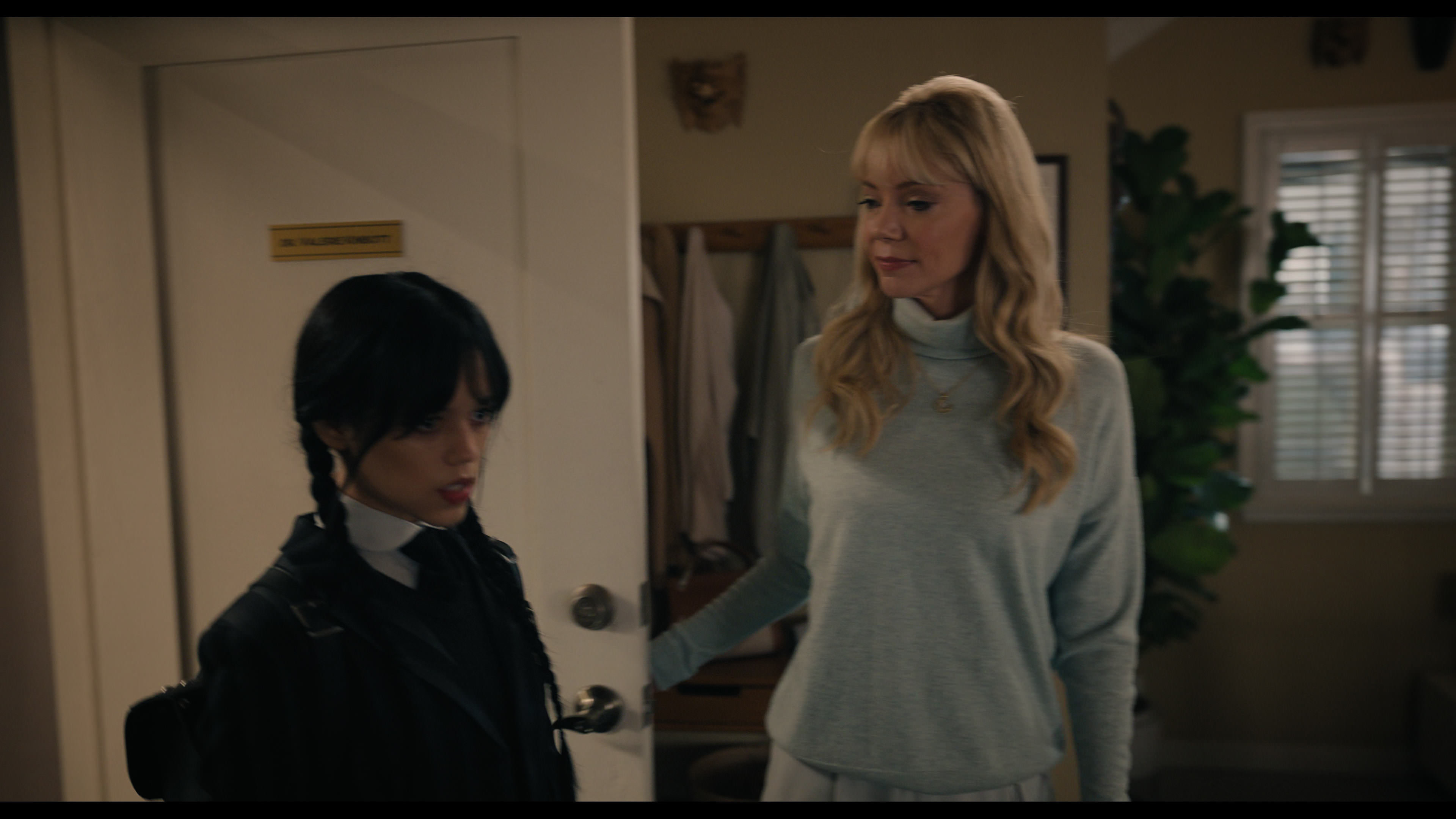 Wednesday S01E01 “Wednesday’s Child Is Full of Woe” screencap 4374