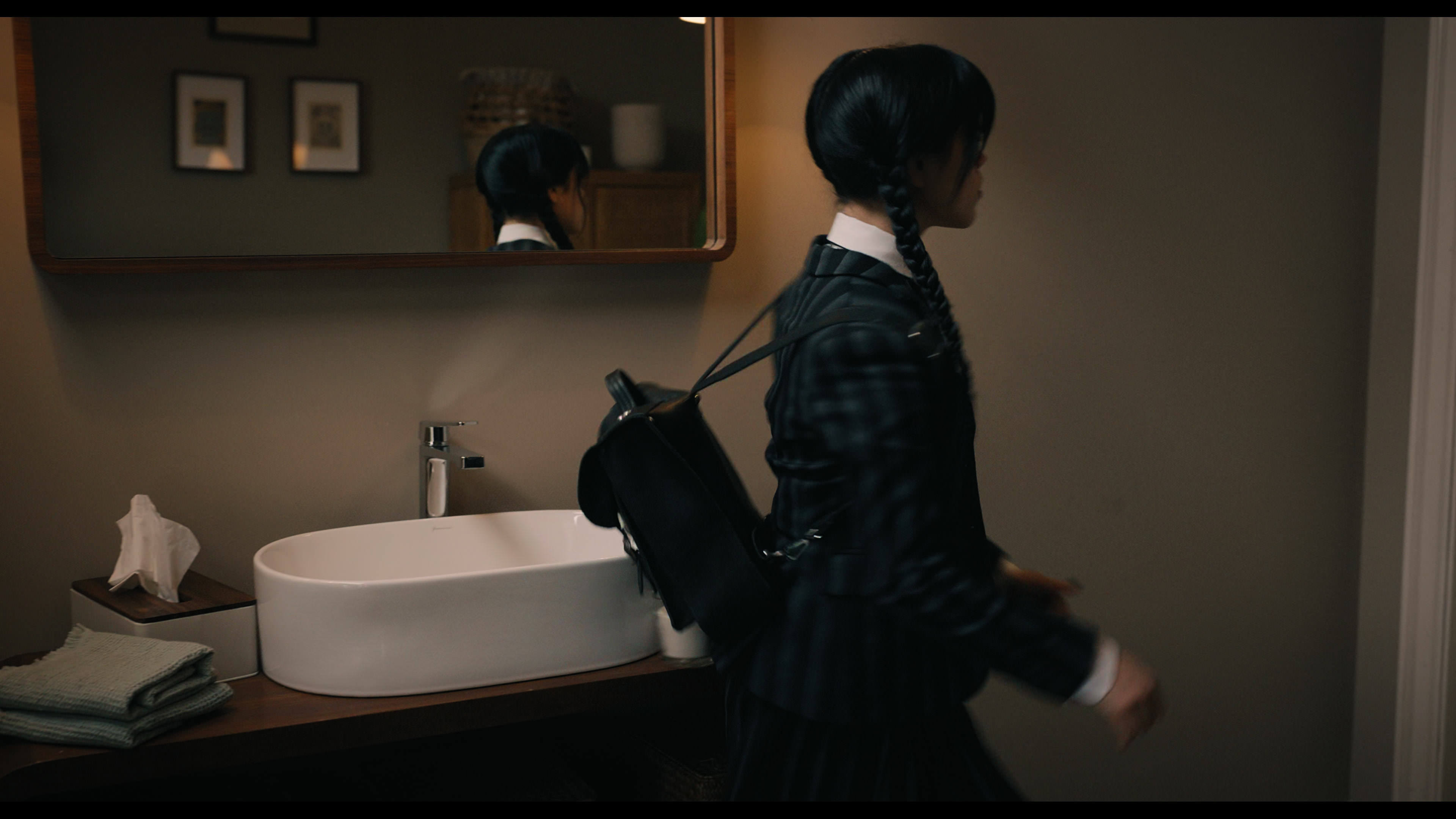 Wednesday S01E01 “Wednesday’s Child Is Full of Woe” movie still 4783