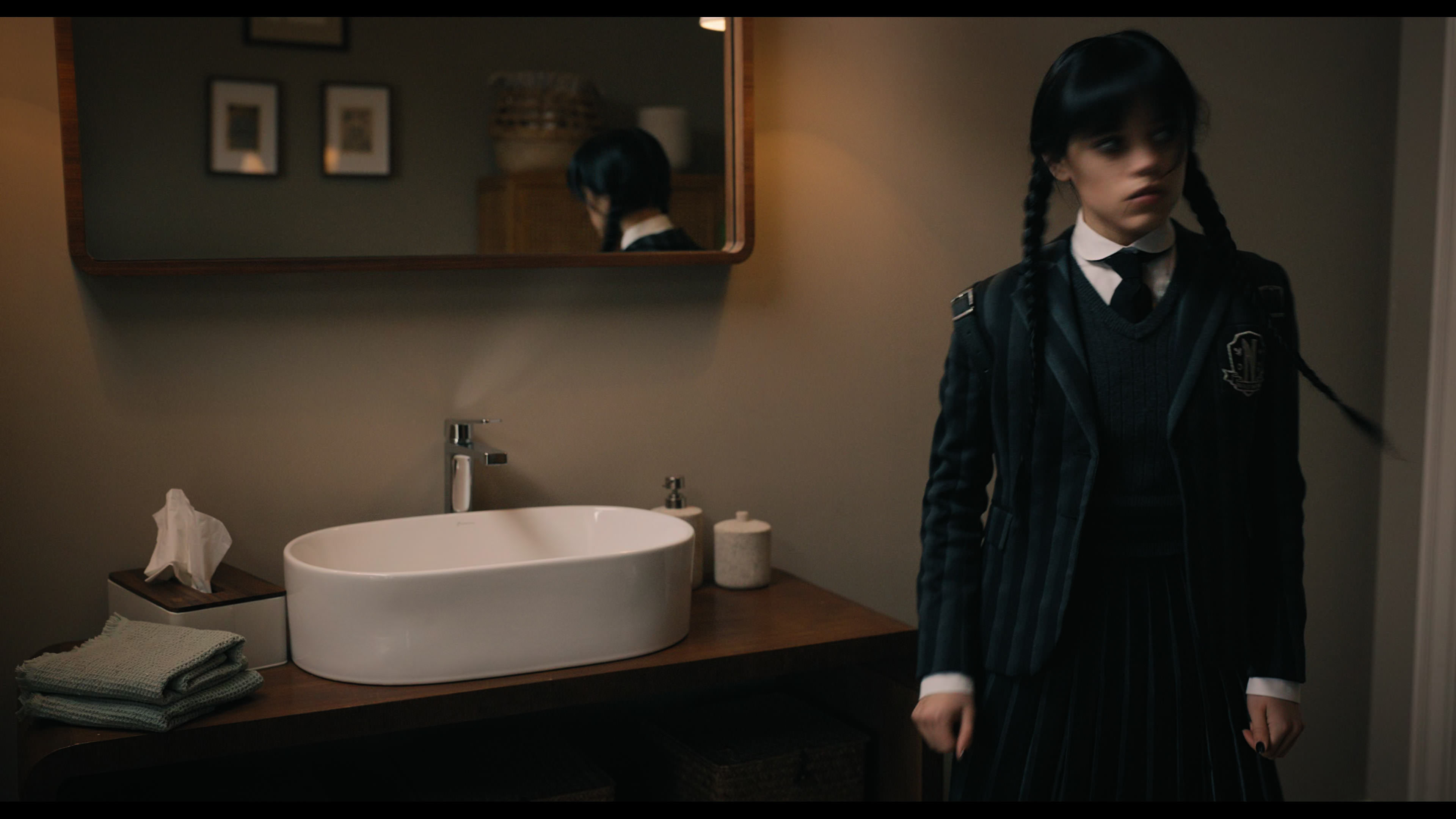 Wednesday S01E01 “Wednesday’s Child Is Full of Woe” HD screenshot 4787