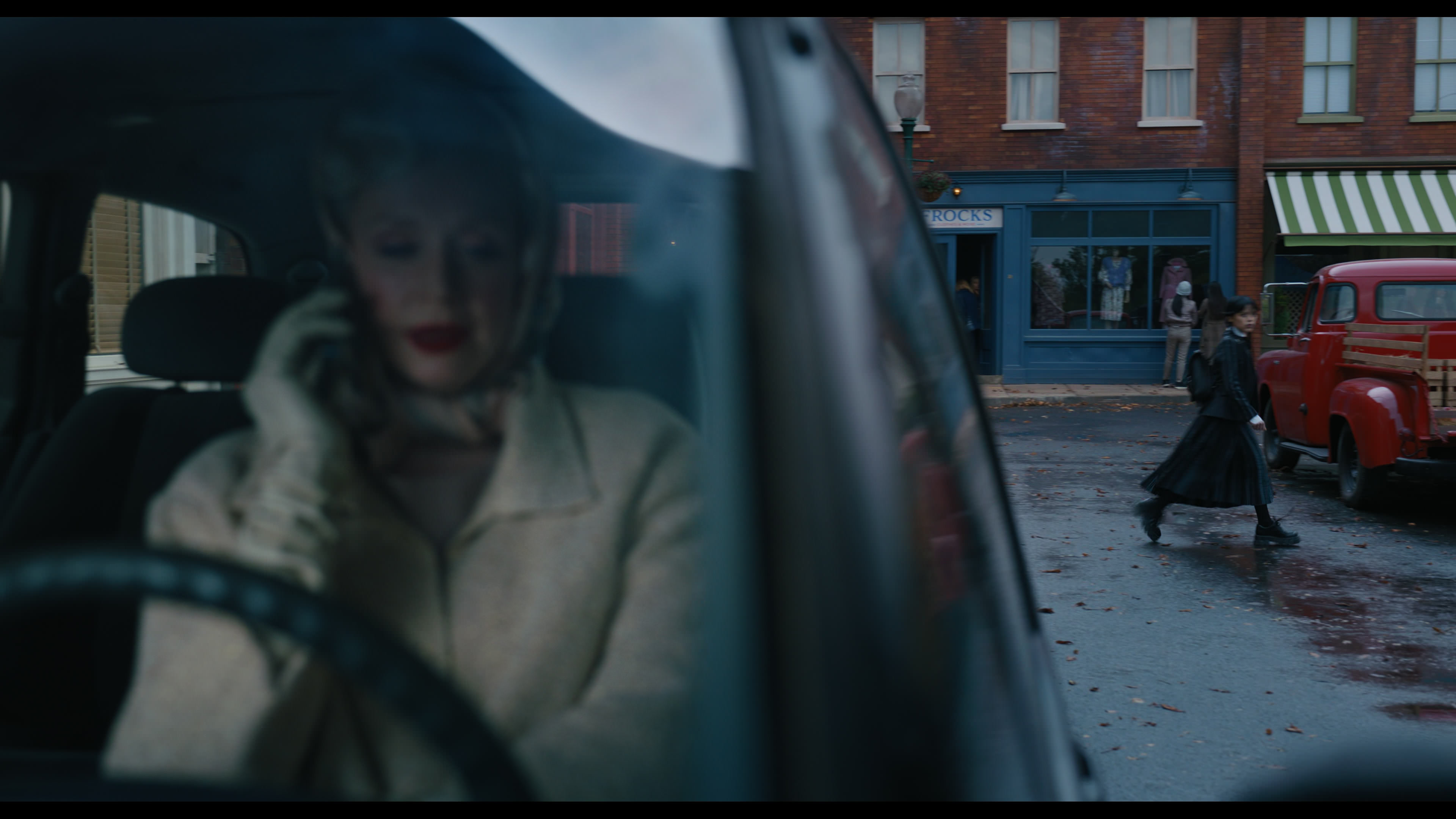 Wednesday S01E01 “Wednesday’s Child Is Full of Woe” screencap 4893