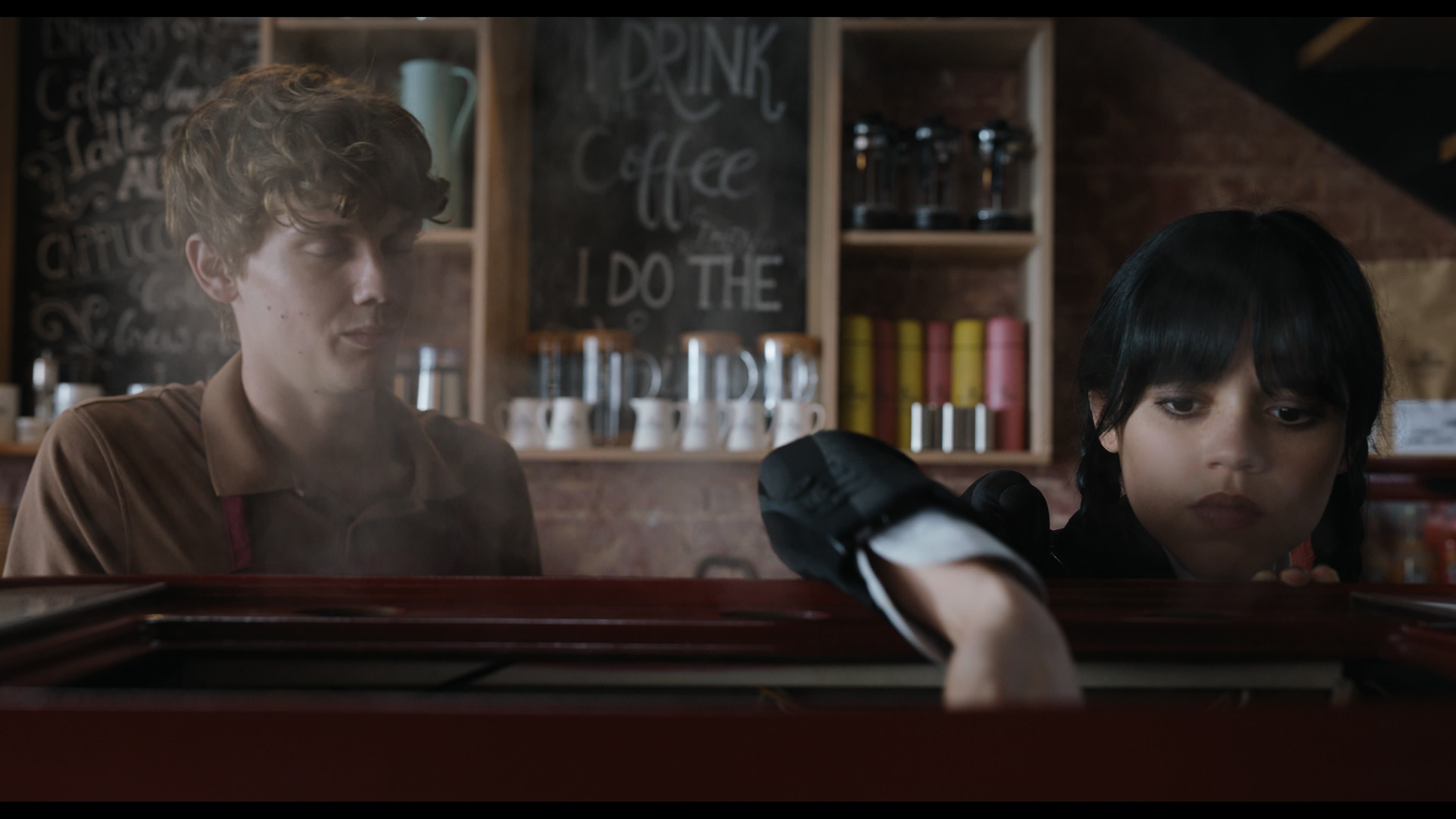 Wednesday S01E01 “Wednesday’s Child Is Full of Woe” screencap 5175