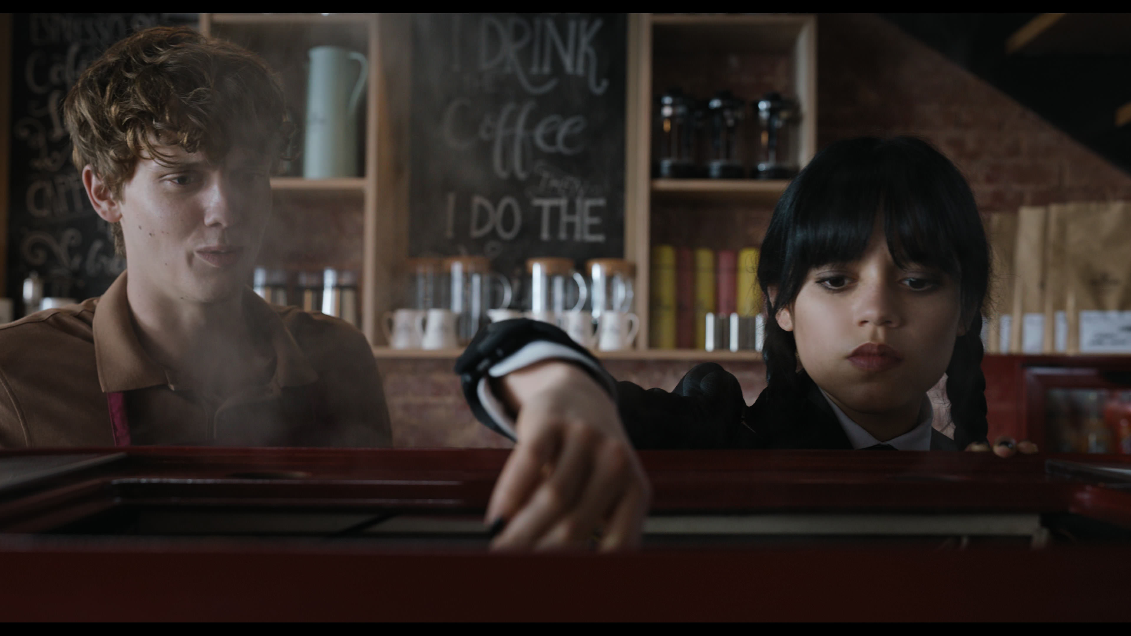 Wednesday S01E01 “Wednesday’s Child Is Full of Woe” screencap 5178