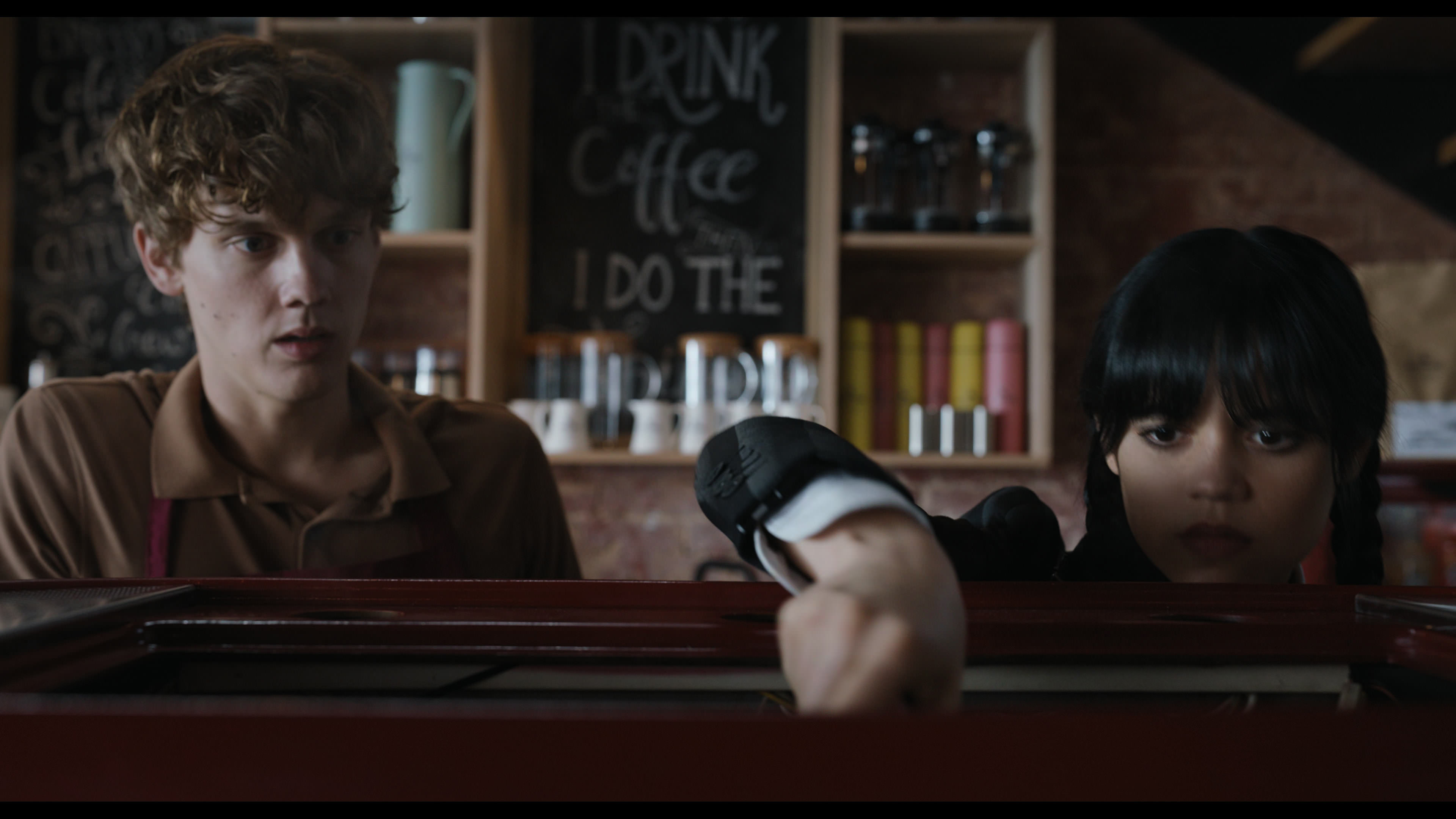 Wednesday S01E01 “Wednesday’s Child Is Full of Woe” screencap 5220