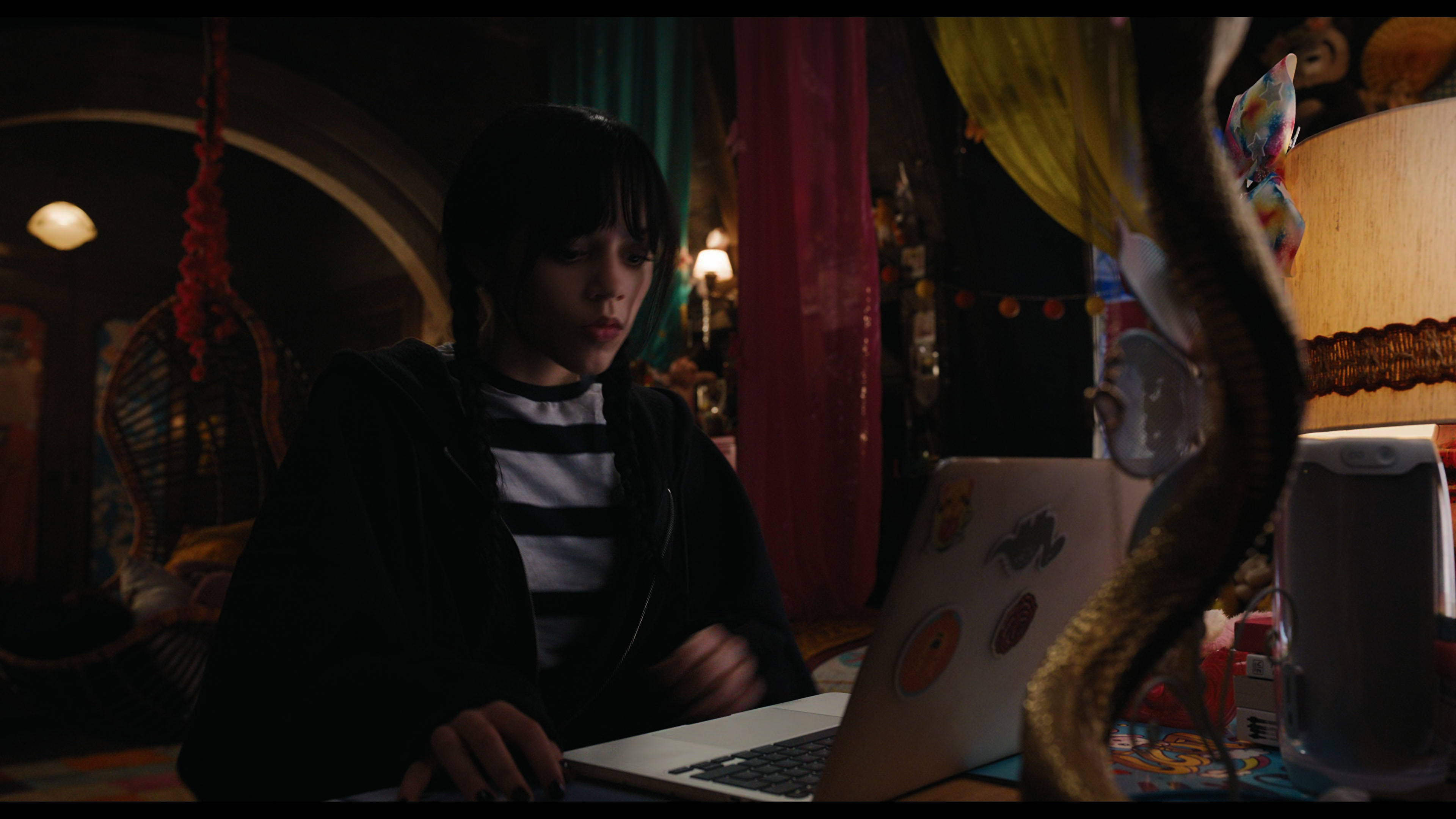 Wednesday S01E01 “Wednesday’s Child Is Full of Woe” screencap 6807