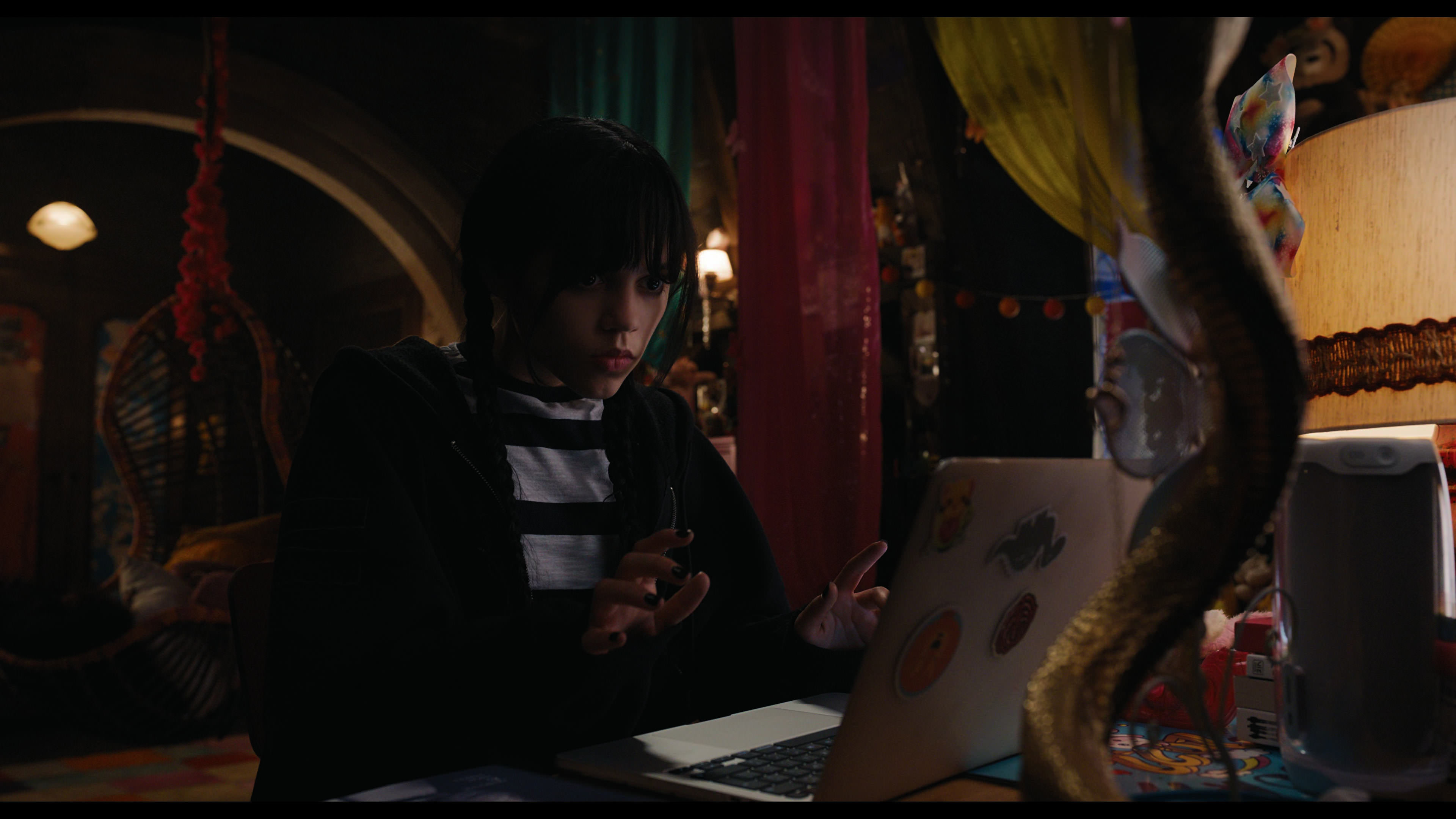Wednesday S01E01 “Wednesday’s Child Is Full of Woe” screencap 6813
