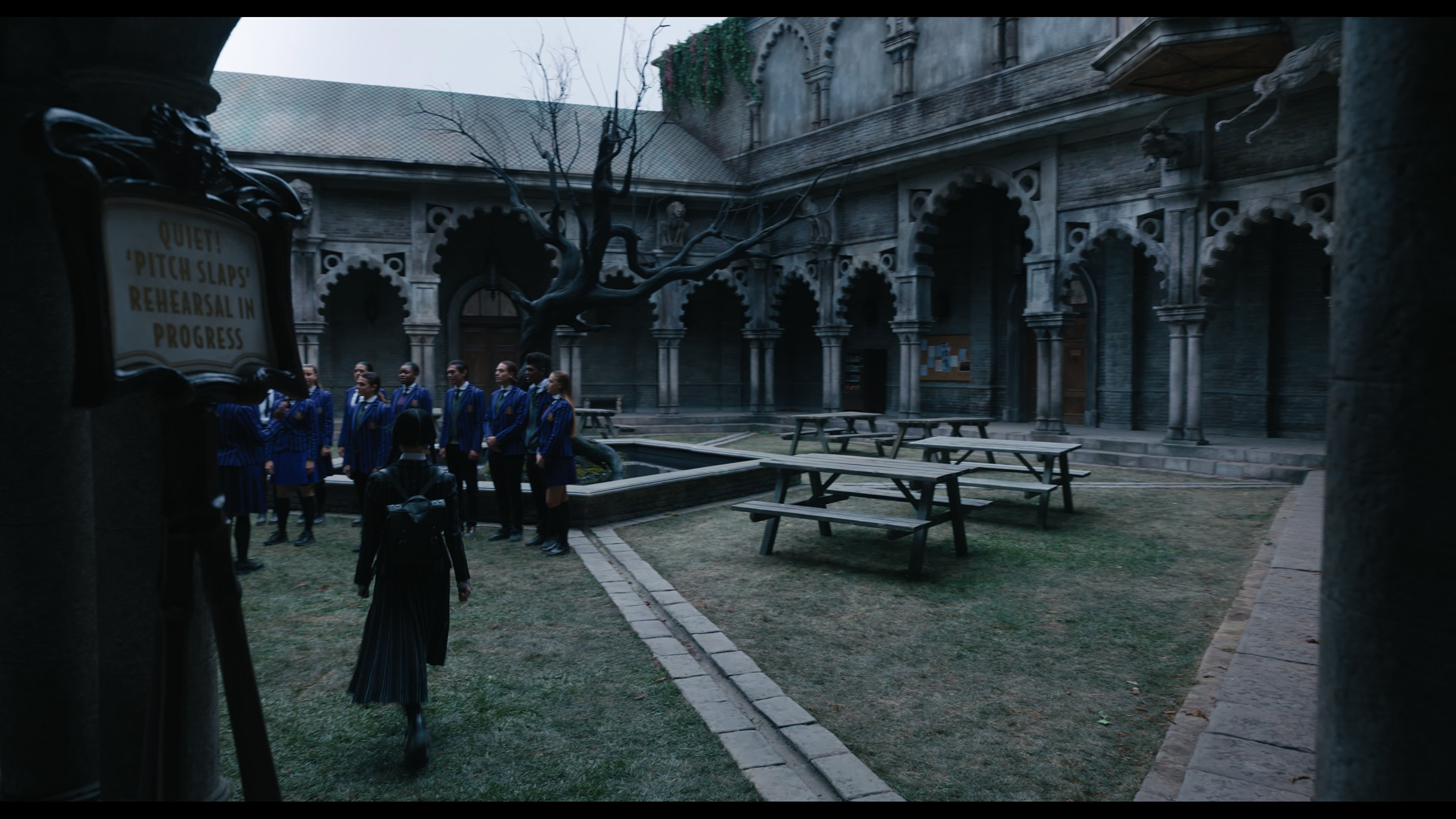 Wednesday S01E02 “Woe Is the Loneliest Number” screencap 1410