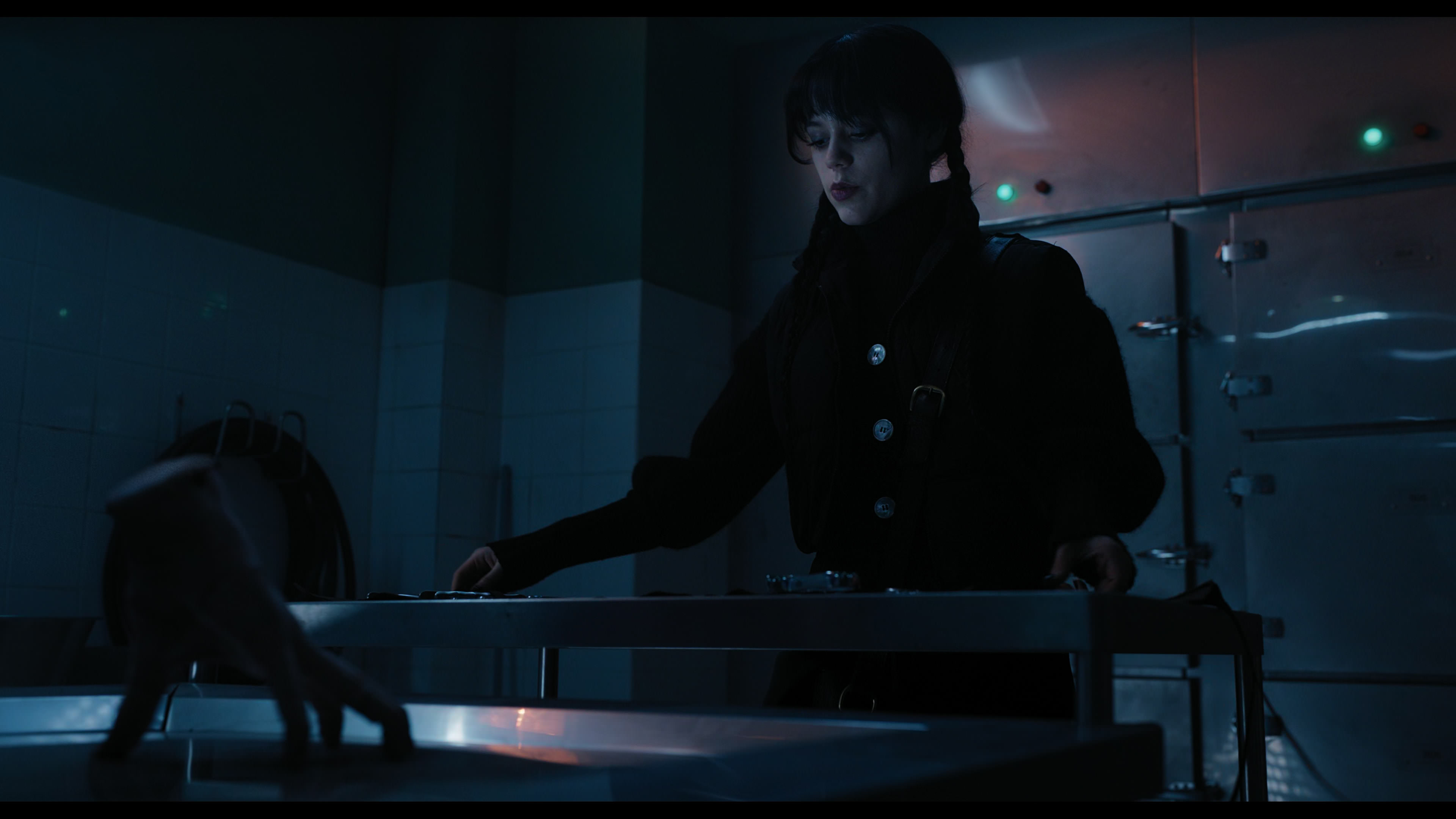 Wednesday S01E04 “Woe What a Night” movie still 127