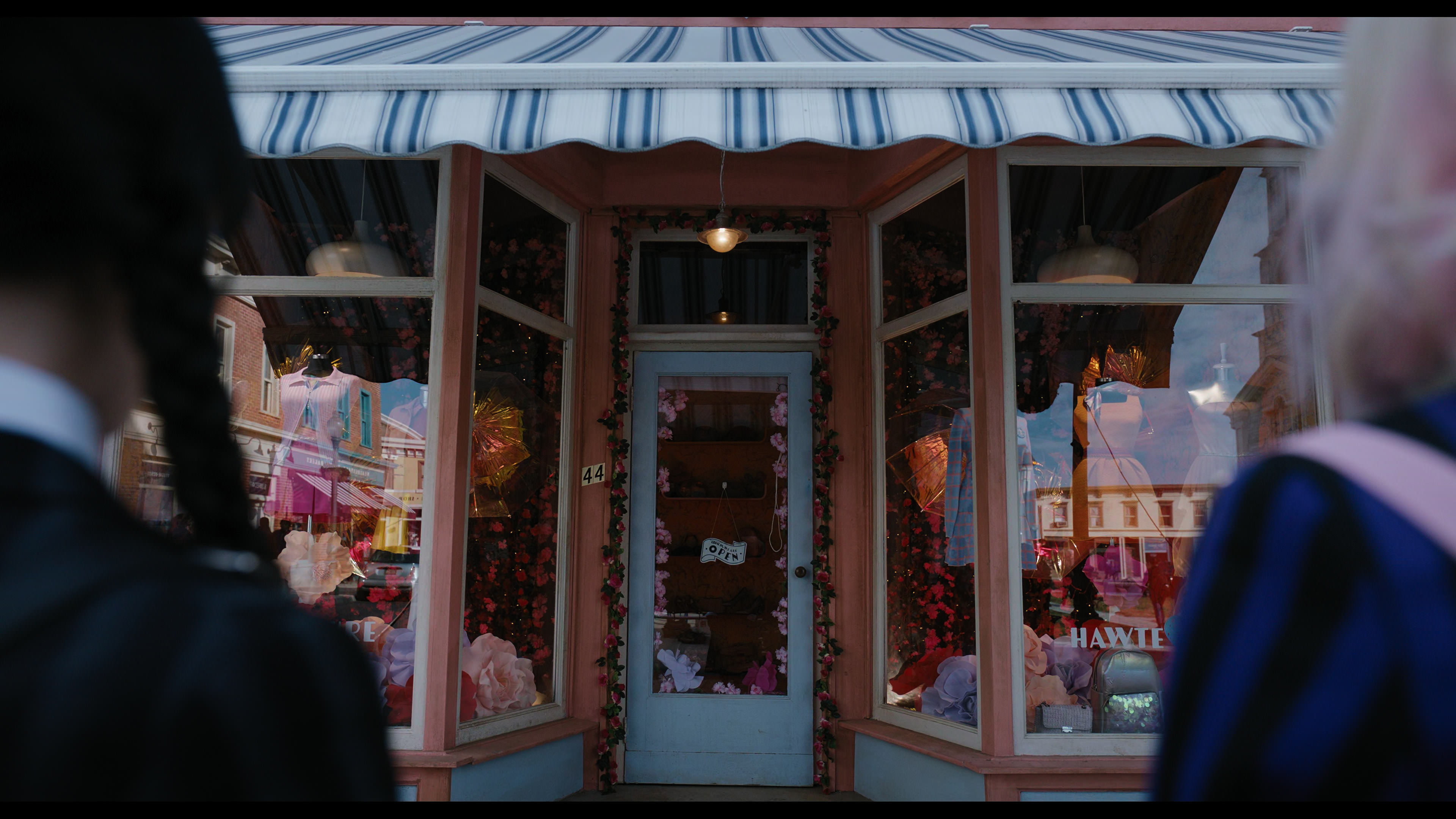 Wednesday S01E04 “Woe What a Night” movie still 1477