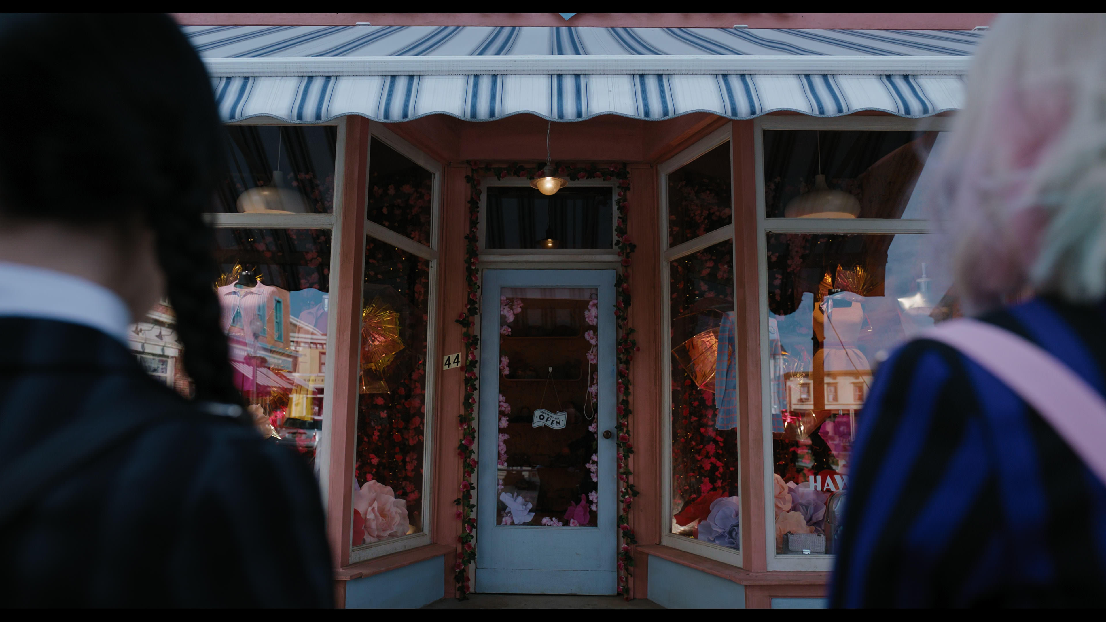 Wednesday S01E04 “Woe What a Night” HD screenshot 1478