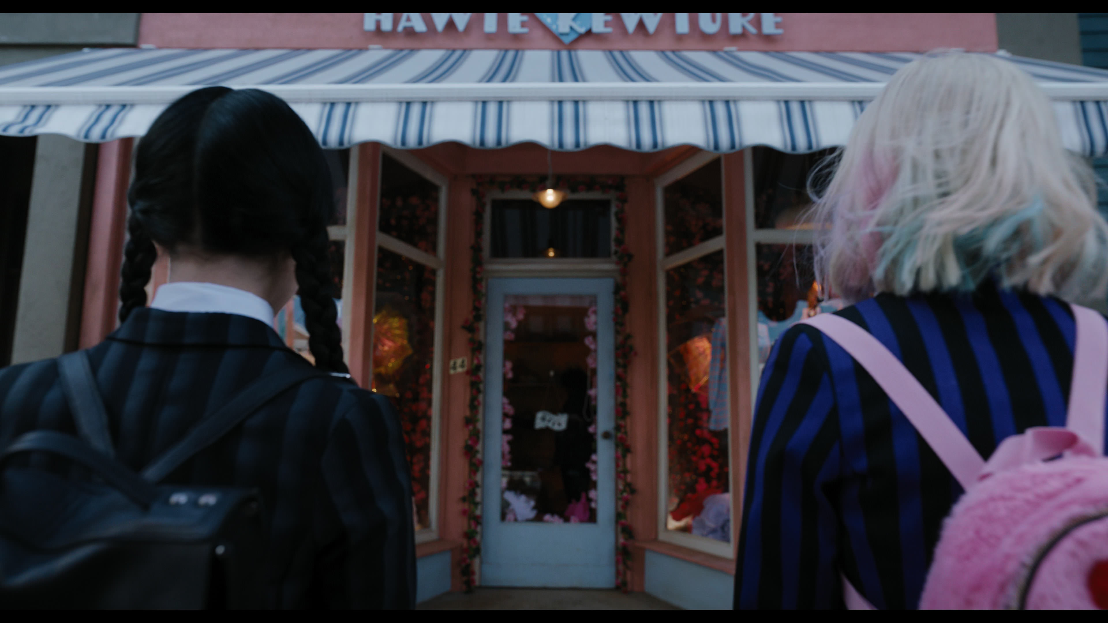 Wednesday S01E04 “Woe What a Night” screencap 1482