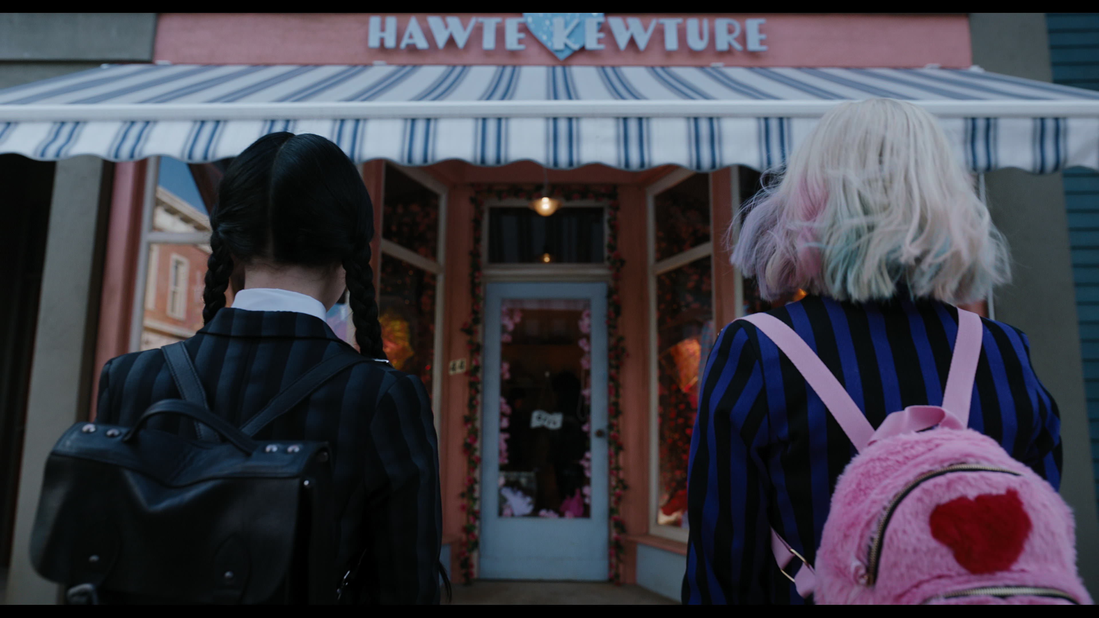 Wednesday S01E04 “Woe What a Night” screencap 1485
