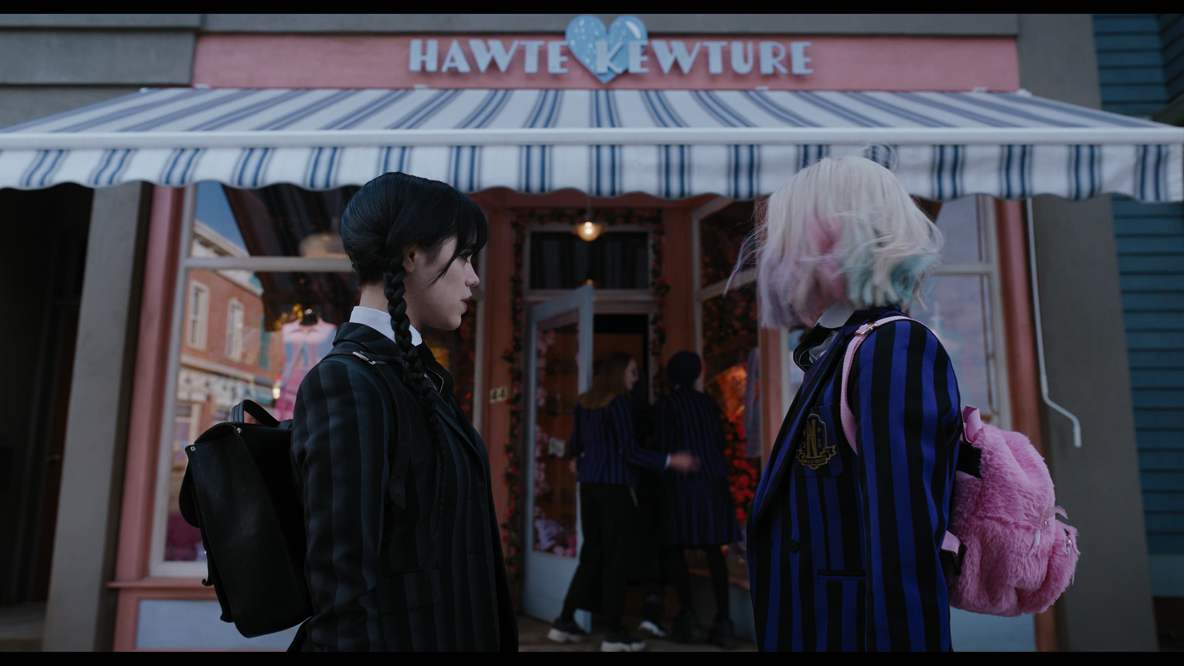 Wednesday S01E04 “Woe What a Night” screencap 1530