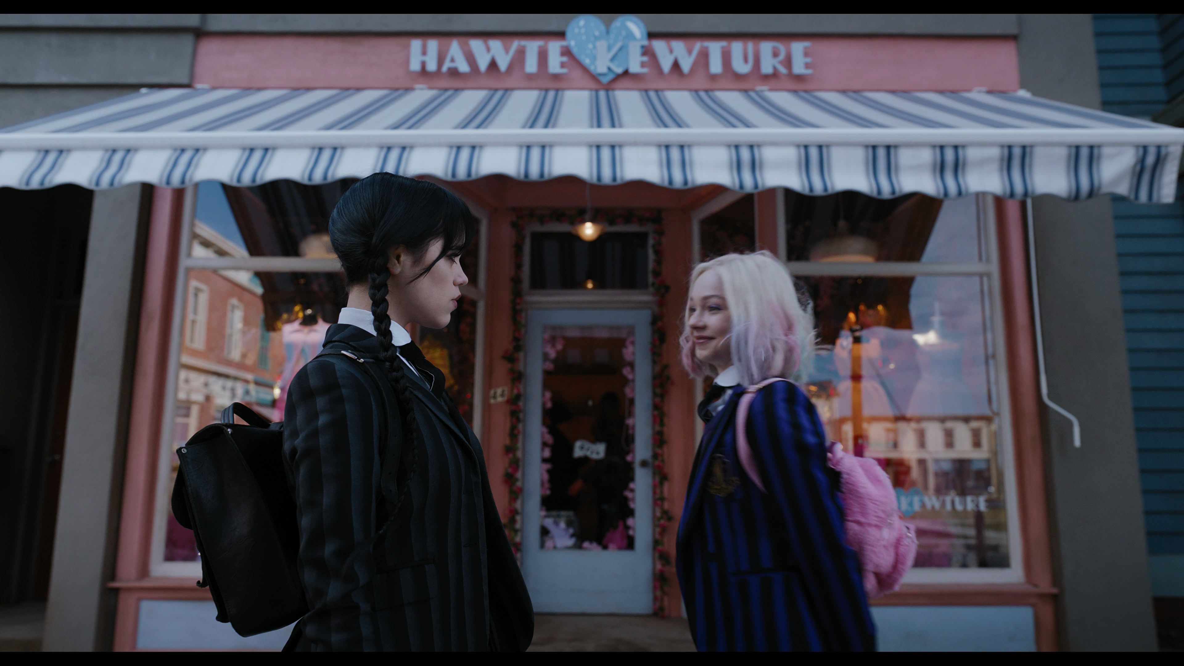 Wednesday S01E04 “Woe What a Night” screencap 1542