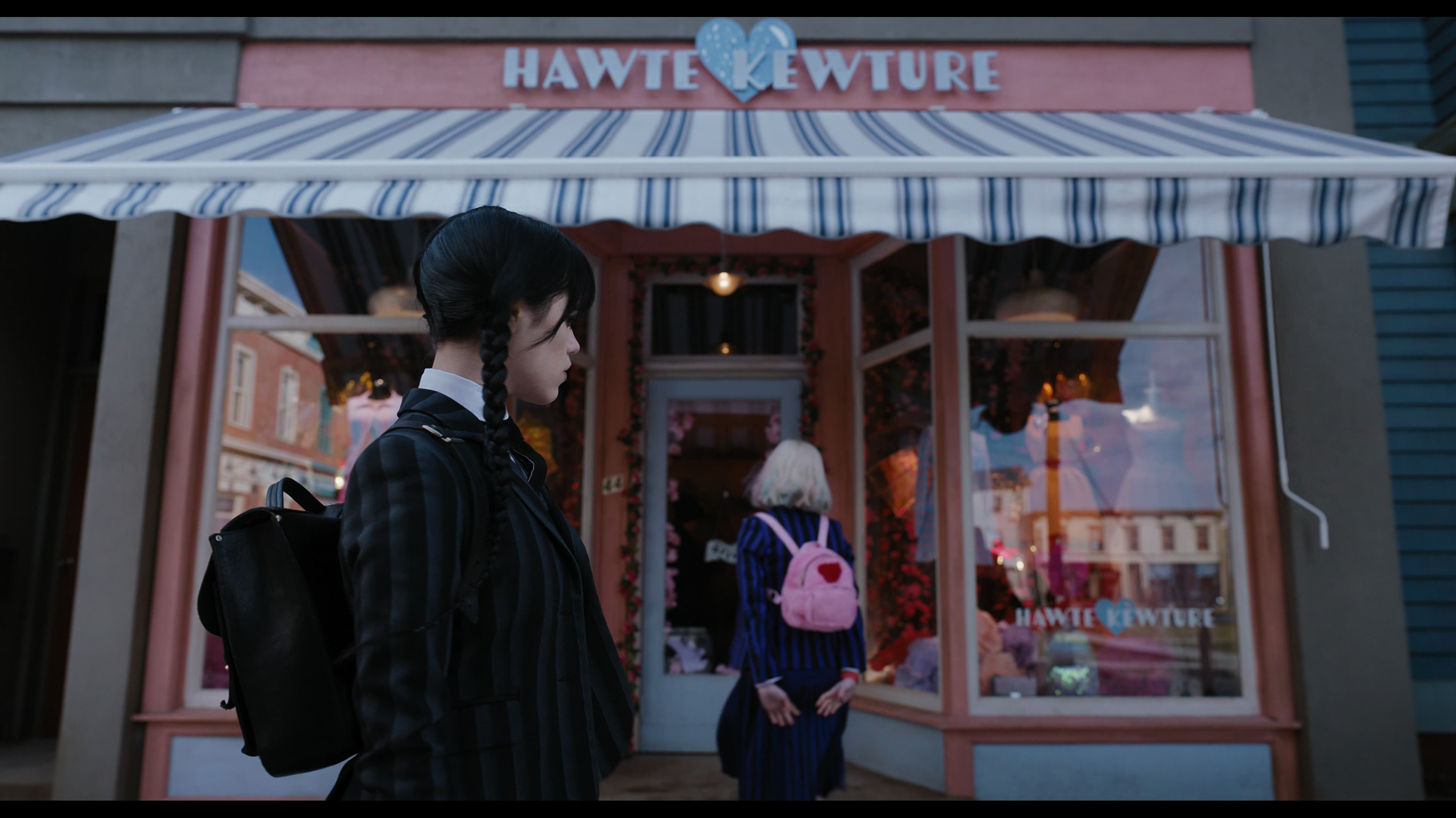 Wednesday S01E04 “Woe What a Night” screencap 1545