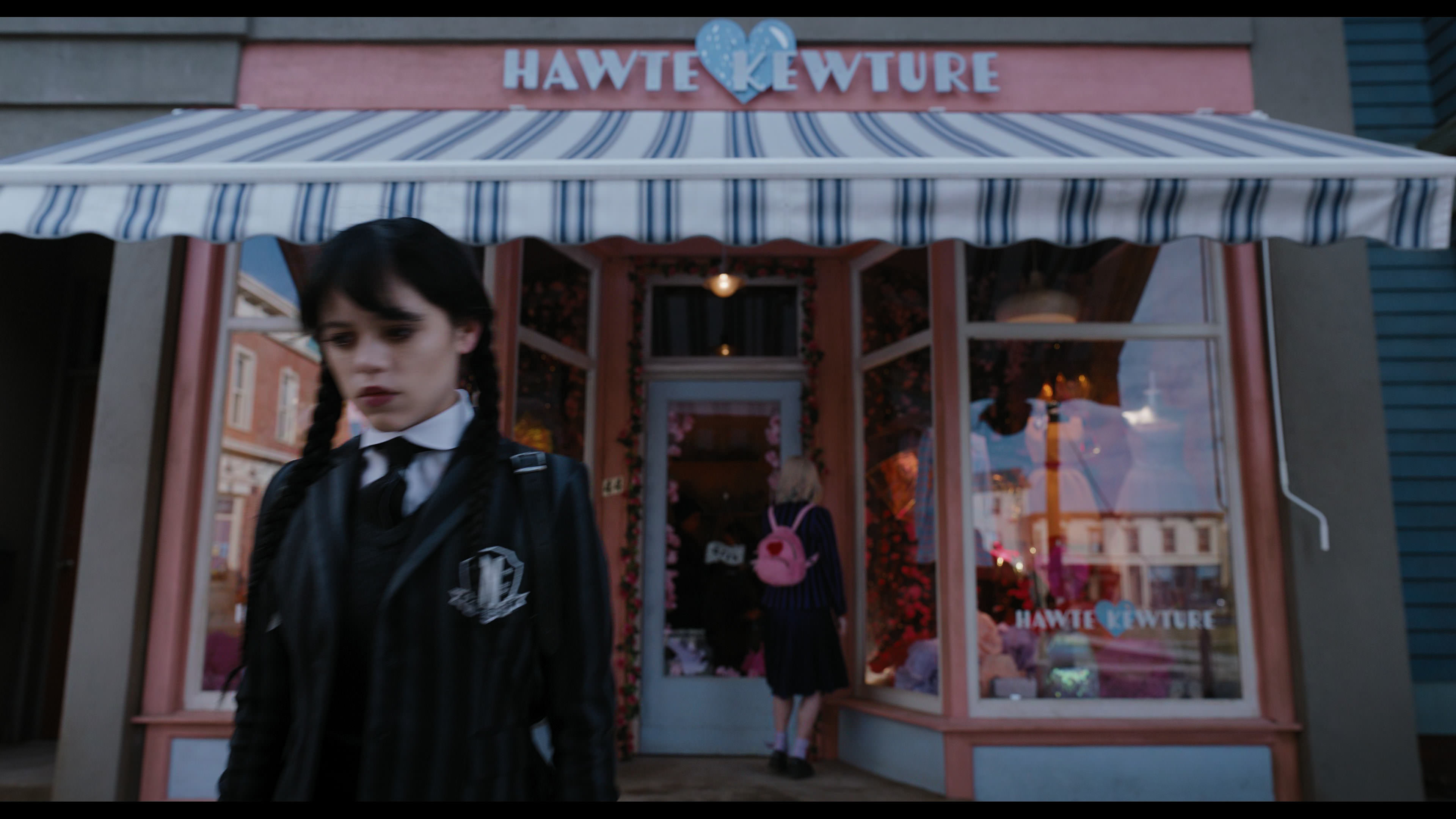 Wednesday S01E04 “Woe What a Night” screencap 1548