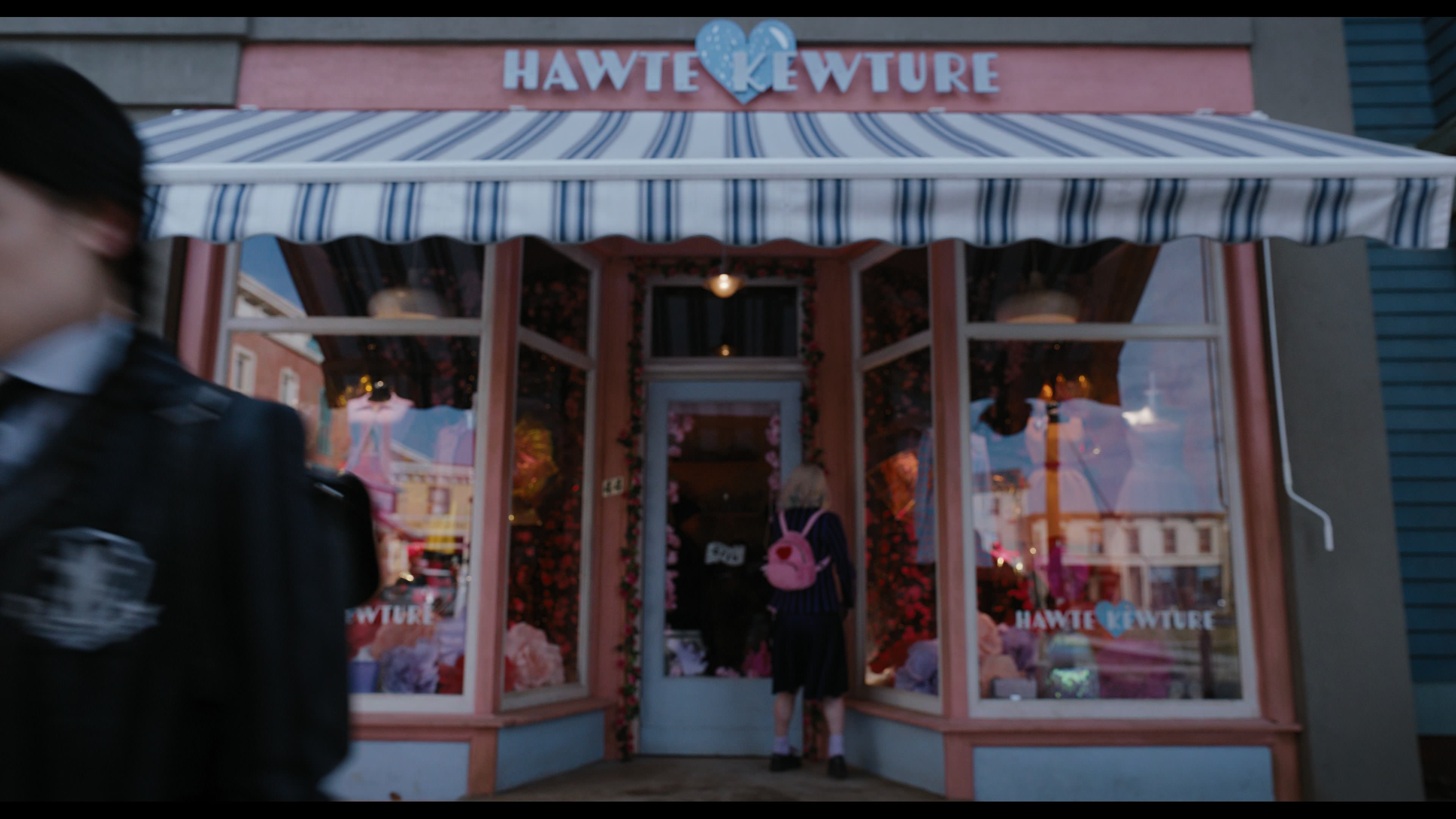 Wednesday S01E04 “Woe What a Night” movie still 1549