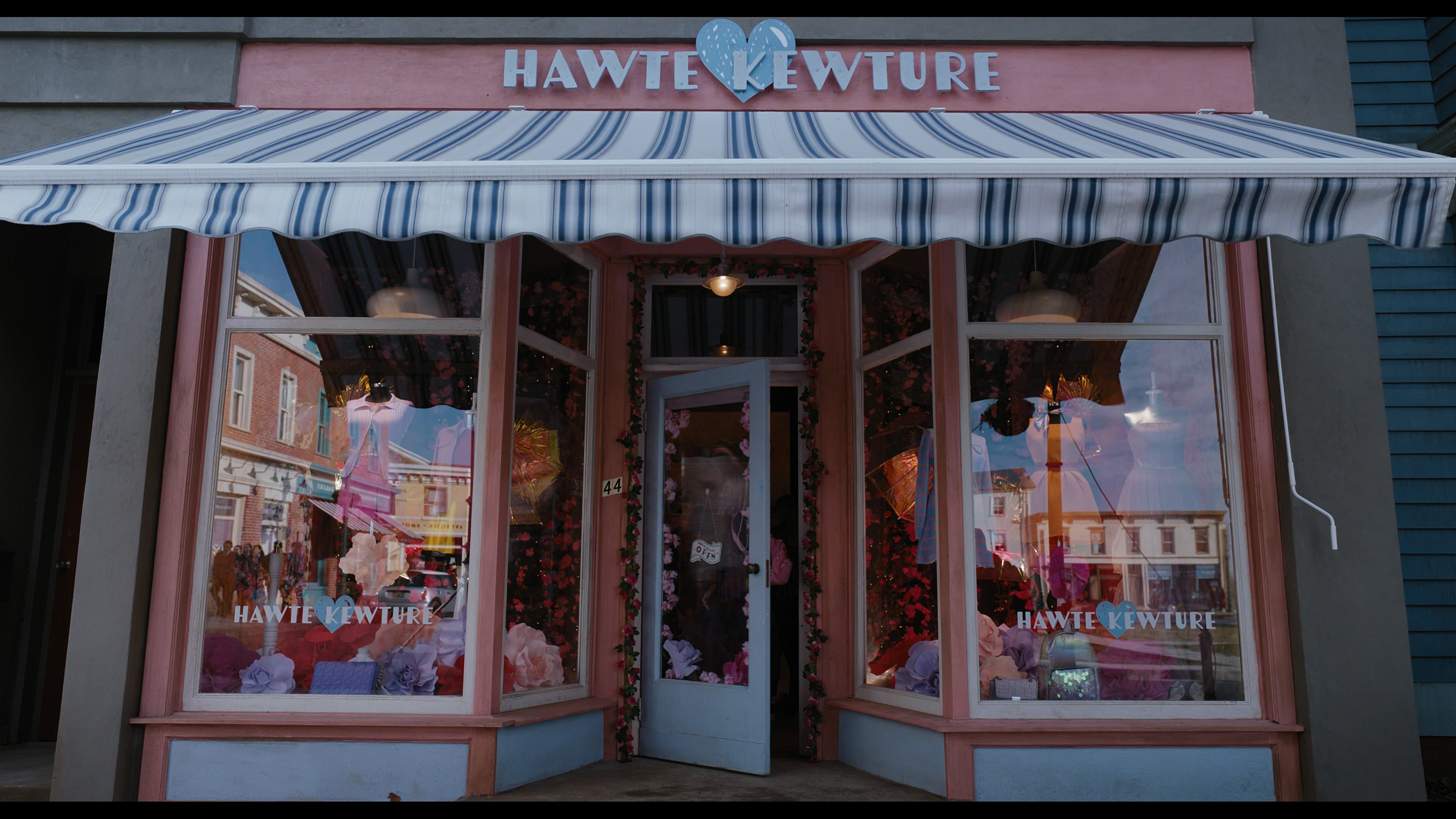 Wednesday S01E04 “Woe What a Night” HD screenshot 1553